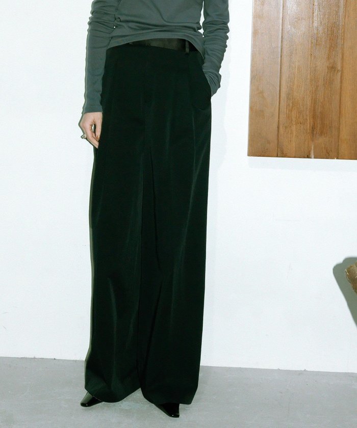 【アダム エ ロペ/ADAM ET ROPE'】の【EMOELLE】バイカラードレスパンツ インテリア・キッズ・メンズ・レディースファッション・服の通販 founy(ファニー) https://founy.com/ ファッション Fashion レディースファッション Fashion for Women パンツ Pants & Trousers 春 Spring カットソー Cut and Sewn Top サテン Satin, Glossy Fabric ドレス Dress, One-Piece フラップ Flap, Flap Pocket フロント Front, Front Design ボトム Bottoms, Lower Wear ポケット Pocket, Pocket Detail ワイド Wide, Wide Fit ワンポイント One Point, Statement Accent おすすめ Recommended / Our Picks |ID: prp329100004875977 ipo3291000000036368693