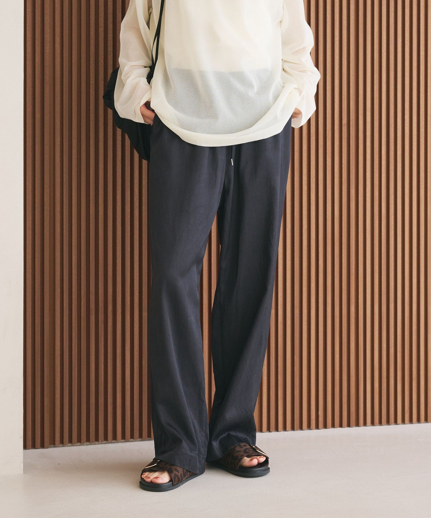 【ビューティ&ユース ユナイテッドアローズ/BEAUTY&YOUTH / UNITED ARROWS】のサテンドロースト ワイドパンツ ウォッシャブル インテリア・キッズ・メンズ・レディースファッション・服の通販 founy(ファニー) 　ファッション　Fashion　レディースファッション　Fashion for Women　パンツ　Pants & Trousers　ウォッシャブル　Machine Washable　キュプラ　Cupro, Eco Fabric　サテン　Satin, Glossy Fabric　ジャケット　Jacket, Outerwear　スマート　Smart, Elegant　ドレープ　Drape, Draping Fabric　プリント　Print, Printed Pattern　ワイド　Wide, Wide Fit　おすすめ　Recommended / Our Picks　エレガント 上品　Elegant　ビジネス 仕事 通勤　Business / Work / Commuting　DK.GRAY|ID: prp329100004875990 ipo3291000000036368776