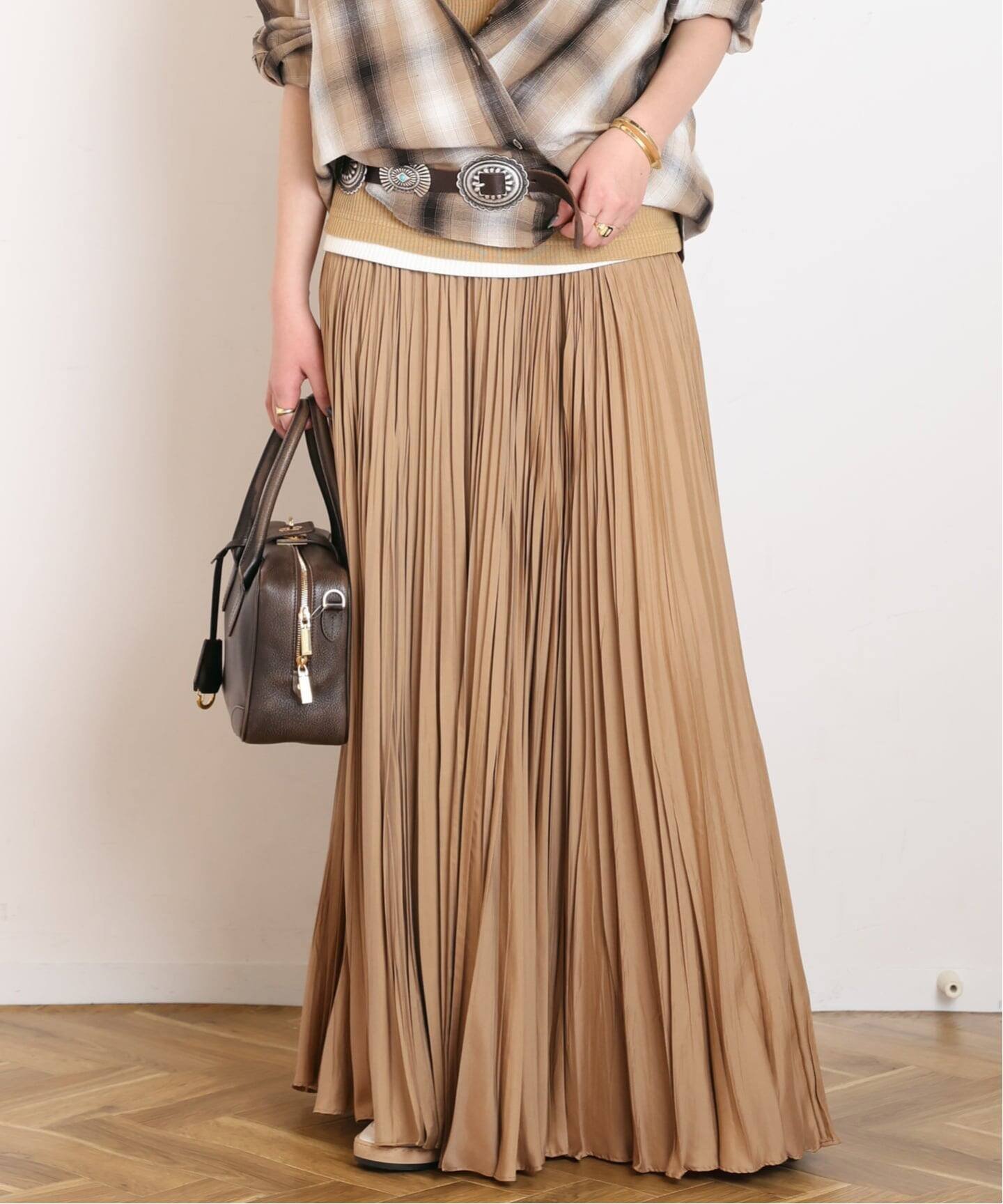 【エーピーストゥディオ/AP STUDIO】のプリーツスカート インテリア・キッズ・メンズ・レディースファッション・服の通販 founy(ファニー) 　ファッション　Fashion　レディースファッション　Fashion for Women　スカート　Skirts　プリーツスカート / 上品フェミニンスタイル　Pleated Skirts　とろみ　Fluid, Flowy Fabric　スマート　Smart, Elegant　プリーツ　Pleats, Pleated　ランダム　Random, Irregular　リラックス　Relax, Relaxed Fit　エレガント 上品　Elegant　キャメル A|ID: prp329100004876003 ipo3291000000036368856