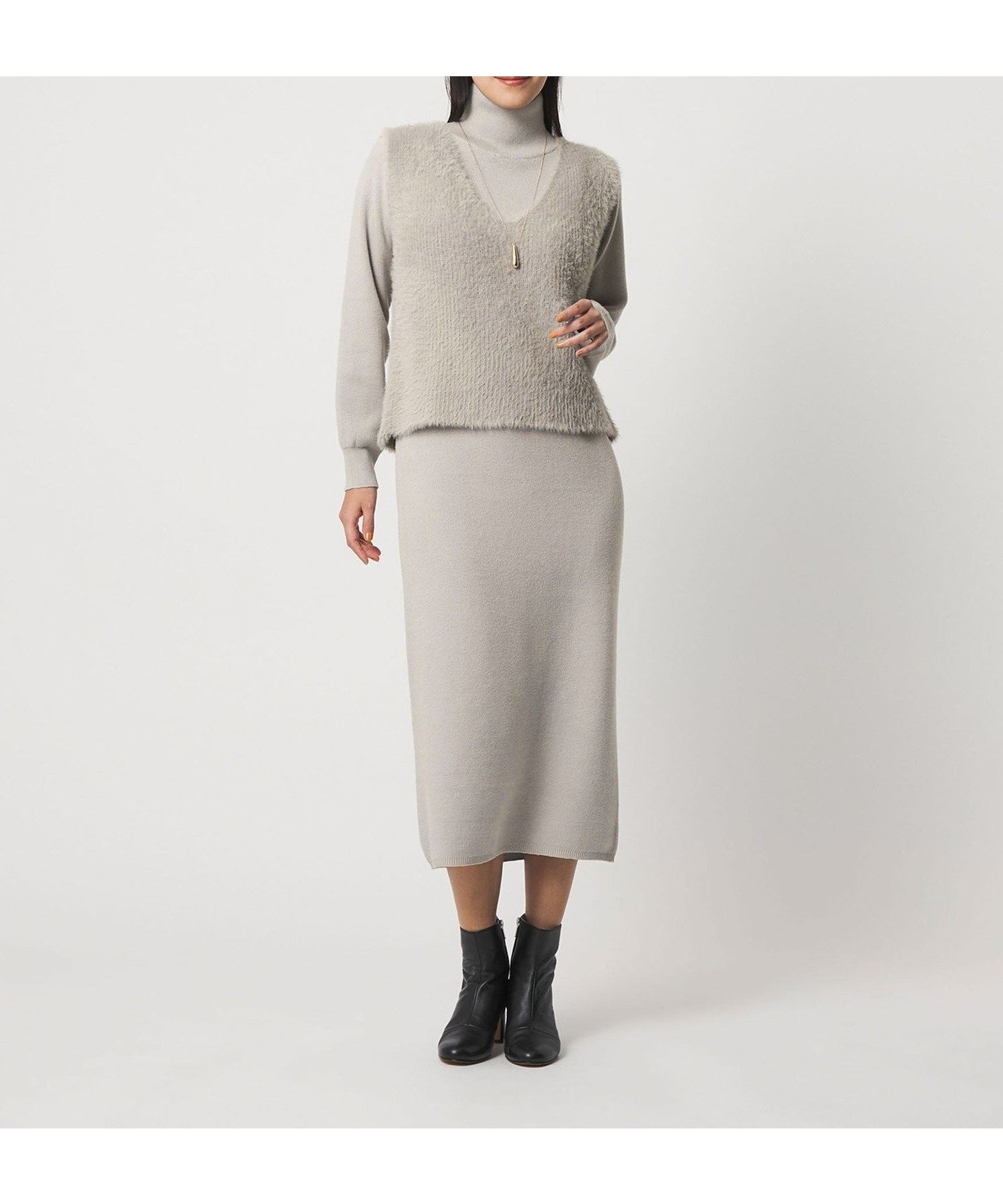 【ユナイテッドアローズ/UNITED ARROWS】のフェザーベスト+ハイネックワンピース A DAY IN THE LIFE インテリア・キッズ・メンズ・レディースファッション・服の通販 founy(ファニー) ファッション Fashion レディースファッション Fashion for Women アウター Coat / Outerwear Collection 畦 Ribbed Knit トレンド Trend, Trending Now ネックレス Necklace, Pendant Necklace ハイネック High Neck, Mock Neck バランス Balance, Style Balance フェザー Feather, Feather Detail フェザーヤーン Feather Yarn, Fluffy Yarn ベスト Vest, Waistcoat ロング Long, Long-Length アウトレット Outlet / Clearance ビジネス 仕事 通勤 Business / Work / Commuting LT.GRAY|ID: prp329100004876052 ipo3291000000036369165