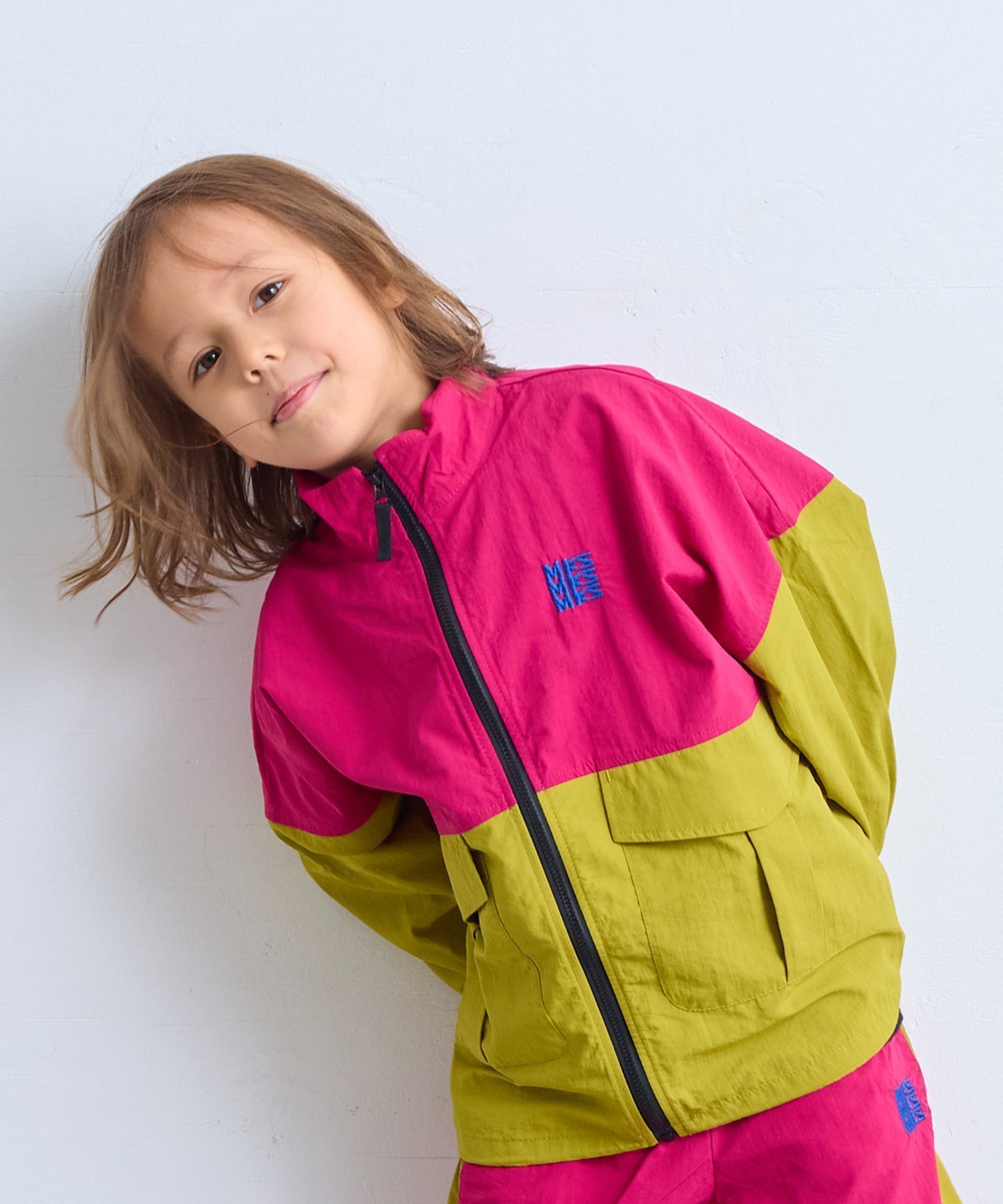 【その他のブランド/Other】のナイロンビッグポケットバイカラージャケット インテリア・キッズ・メンズ・レディースファッション・服の通販 founy(ファニー) 　ファッション　Fashion　キッズファッション　Fashion for Kids　アウター　Coat Outerwear /Kids　おすすめ　Recommended / Our Picks　スウェット / スエット　Sweatshirt, Sweatwear　スタンド　Stand Collar, Upright Stand　デニム　Denim, Jeans Material　ビッグ　Big, Oversized　フロント　Front, Front Design　ポケット　Pocket, Pocket Detail　切替　Switching, Contrast Panel　ピンク|ID: prp329100004877074 ipo3291000000036379649