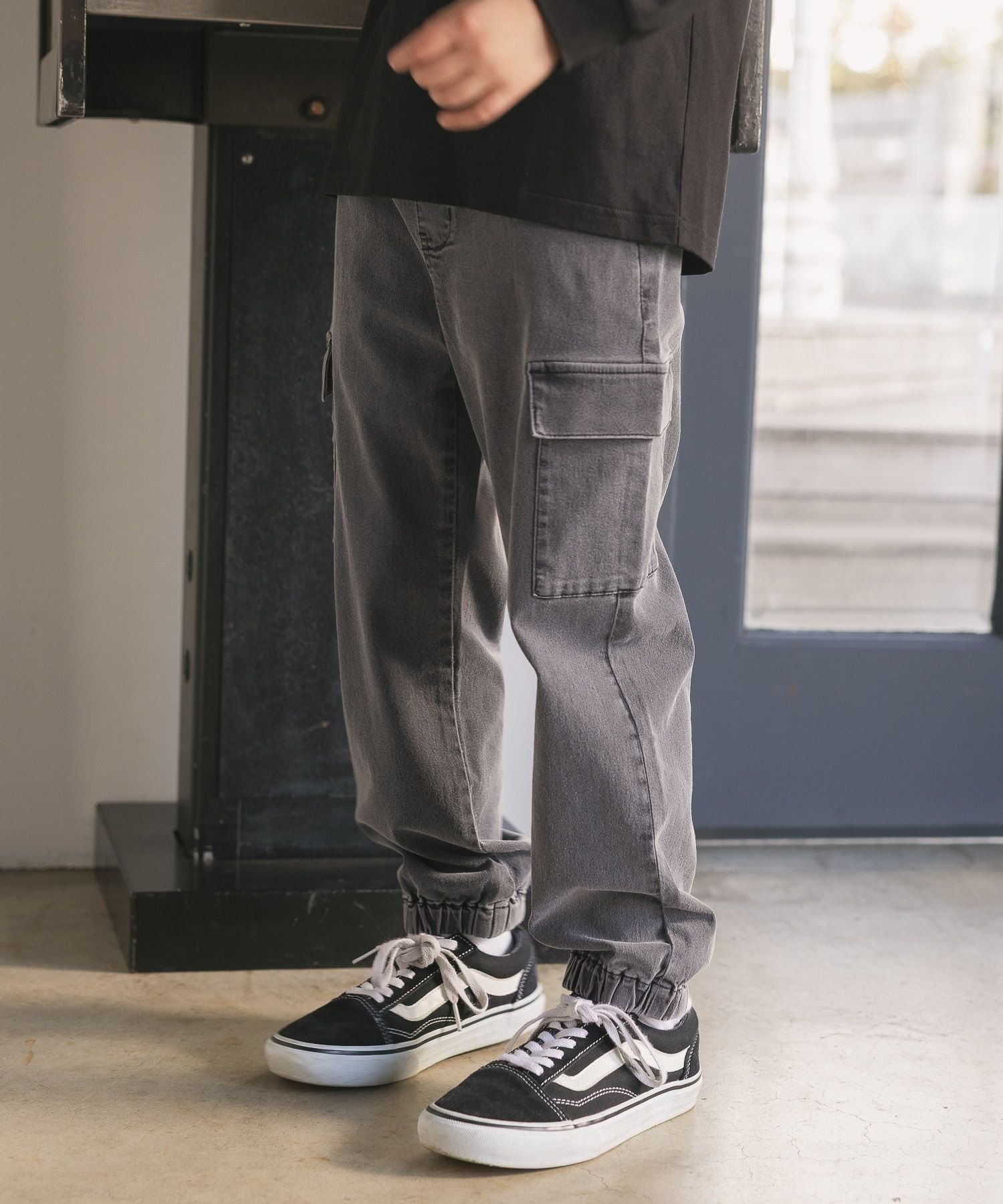 【グローバルワーク/GLOBAL WORK / KIDS】のスゴラクストレッチカーゴパンツ/キッズ/611237 インテリア・キッズ・メンズ・レディースファッション・服の通販 founy(ファニー) 　ファッション　Fashion　キッズファッション　Fashion for Kids　ボトムス　Bottoms　アウトドア　Outdoor Clothing　カーディガン　Cardigan, Knitwear　シンプル　Simple, Minimal　スウェット / スエット　Sweatshirt, Sweatwear　スタイリッシュ　Stylish, Fashionable　ストレッチ　Stretch, Stretchy Fabric　ワイド　Wide, Wide Fit　吸水　Absorbent, Quick-Dry　ブラックデニム10|ID: prp329100004877085 ipo3291000000036379784