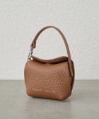 【イアクッチ/IACUCCI】のラーナ ミニチャーム ALCE 人気、トレンドファッション・服の通販 founy(ファニー) ファッション Fashion レディースファッション Fashion for Women アクセサリー Fashion Accessories イタリア Italy 春 Spring コレクション Collection, Seasonal Line スペシャル Special, Limited Edition チャーム Charm, Pendant 人気 Popular, Best Seller フォルム Silhouette, Form ポーチ Pouch, Small Case マグネット Magnet, Magnetic Closure メタル Metal, Metal Parts ラグジュアリー Luxury, Elegant リップ Lip, Lip Motif S/S・春夏 SS, Spring/Summer, Warm Season おすすめ Recommended / Our Picks 夏 Summer エレガント 上品 Elegant ギフト プレゼント Gift / Present 2025年 2025 2025春夏・S/S Spring/Summer 2025 SS25 thumbnail キャメル|ID: prp329100004877118 ipo3291000000036380031