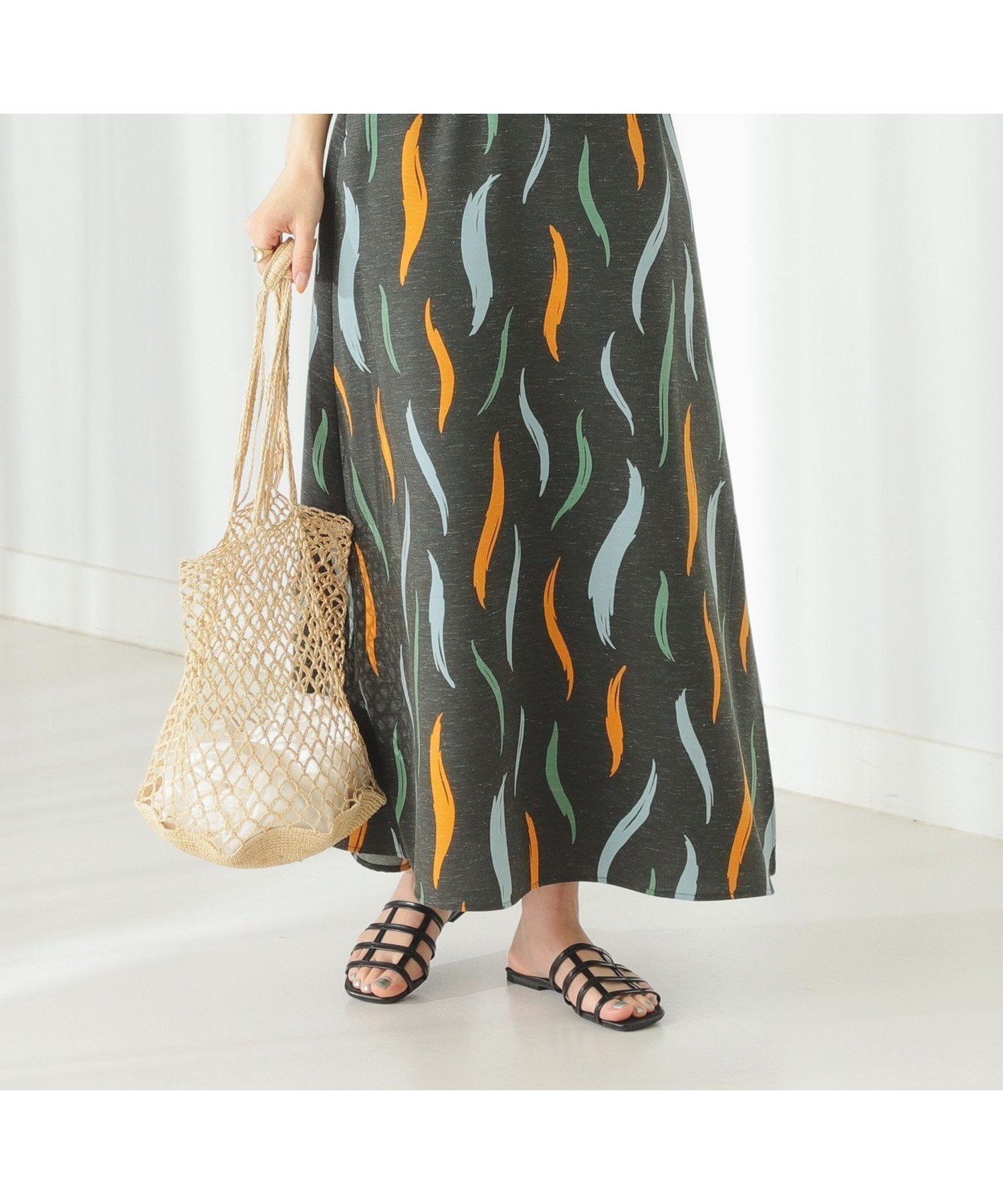 【ビームス ウイメン/BEAMS】の手書き風 プリント スカート インテリア・キッズ・メンズ・レディースファッション・服の通販 founy(ファニー) 　ファッション　Fashion　レディースファッション　Fashion for Women　スカート　Skirts　サンダル　Sandals, Summer Shoes　スニーカー　Sneakers, Trainers　スリット　Slit, Slit Detail　フェミニン　Feminine, Girly　プリント　Print, Printed Pattern　ポケット　Pocket, Pocket Detail　再入荷　Restock / Back in Stock　おすすめ　Recommended / Our Picks　エレガント 上品　Elegant　INK_BLACK|ID: prp329100004877352 ipo3291000000036382345