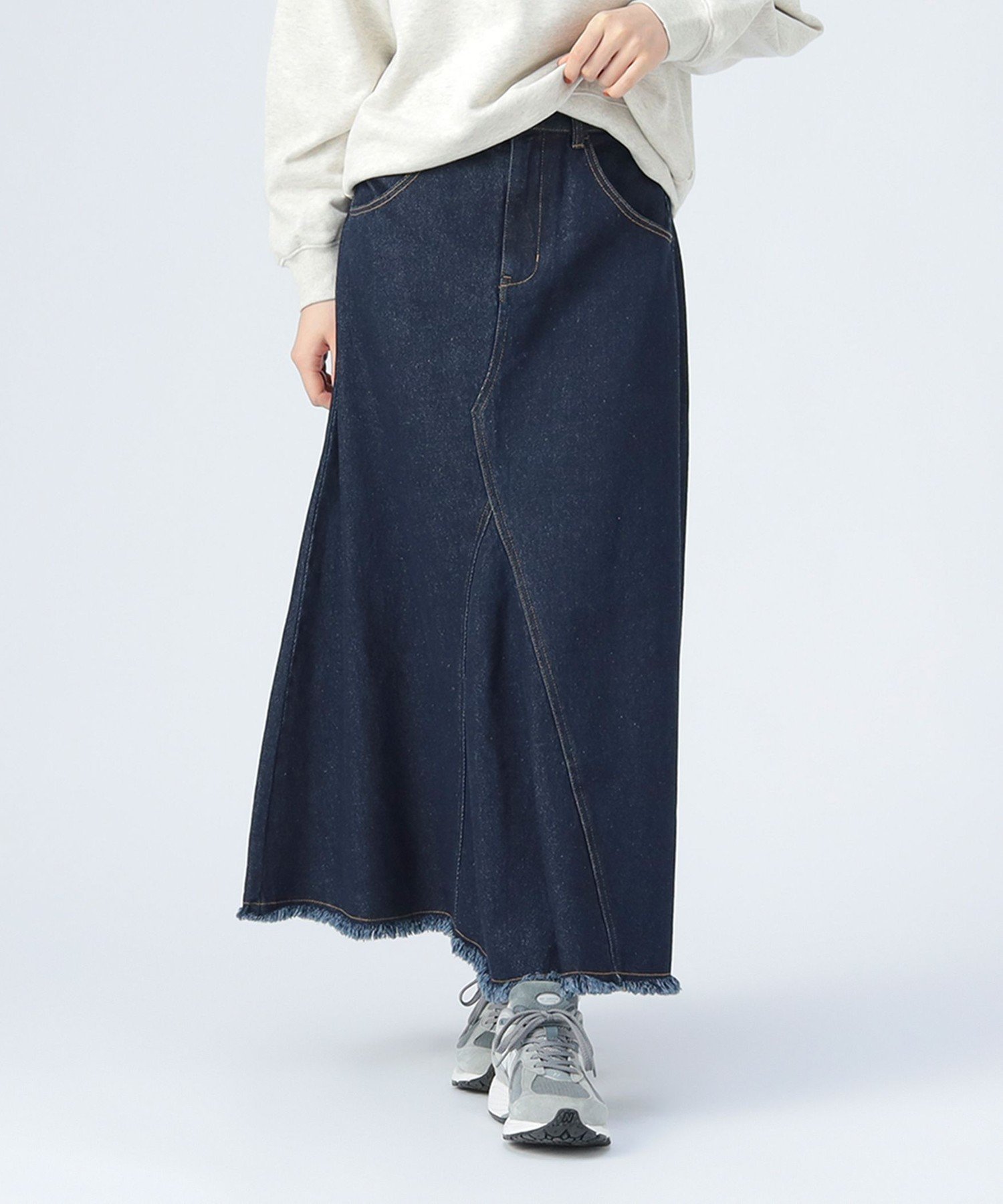 【ビームス ハート/BEAMS HEART】のリメイク風 デニム フレア スカート ロング 25AW 春まで着られる セール インテリア・キッズ・メンズ・レディースファッション・服の通販 founy(ファニー) 　ファッション　Fashion　レディースファッション　Fashion for Women　スカート　Skirts　Aライン・フレアスカート　A-Line & Flared Skirts　2025年　2025　2025-2026秋冬・A/W　Autumn/Winter 2025–26 AW25–26　コンパクト　Compact, Small Size　スニーカー　Sneakers, Trainers　ダメージ　Distressed, Destroyed　デニム　Denim, Jeans Material　フレア　Flare, Flared　ミュール　Mule, Backless Shoes　リメイク　Remake, Reconstructed　ロング　Long, Long-Length　春　Spring　INDIGO|ID: prp329100004877364 ipo3291000000036382387