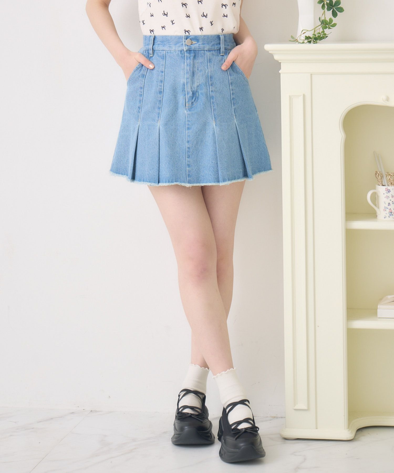 【レトロガール/RETRO GIRL】のアソートプリーツミニSK インテリア・キッズ・メンズ・レディースファッション・服の通販 founy(ファニー) 　ファッション　Fashion　レディースファッション　Fashion for Women　スカート　Skirts　おすすめ　Recommended / Our Picks　デニム　Denim, Jeans Material　トレンド　Trend, Trending Now　プリーツ　Pleats, Pleated　ワンポイント　One Point, Statement Accent　定番　Standard, Basic Item　ブルー|ID: prp329100004877372 ipo3291000000036382416