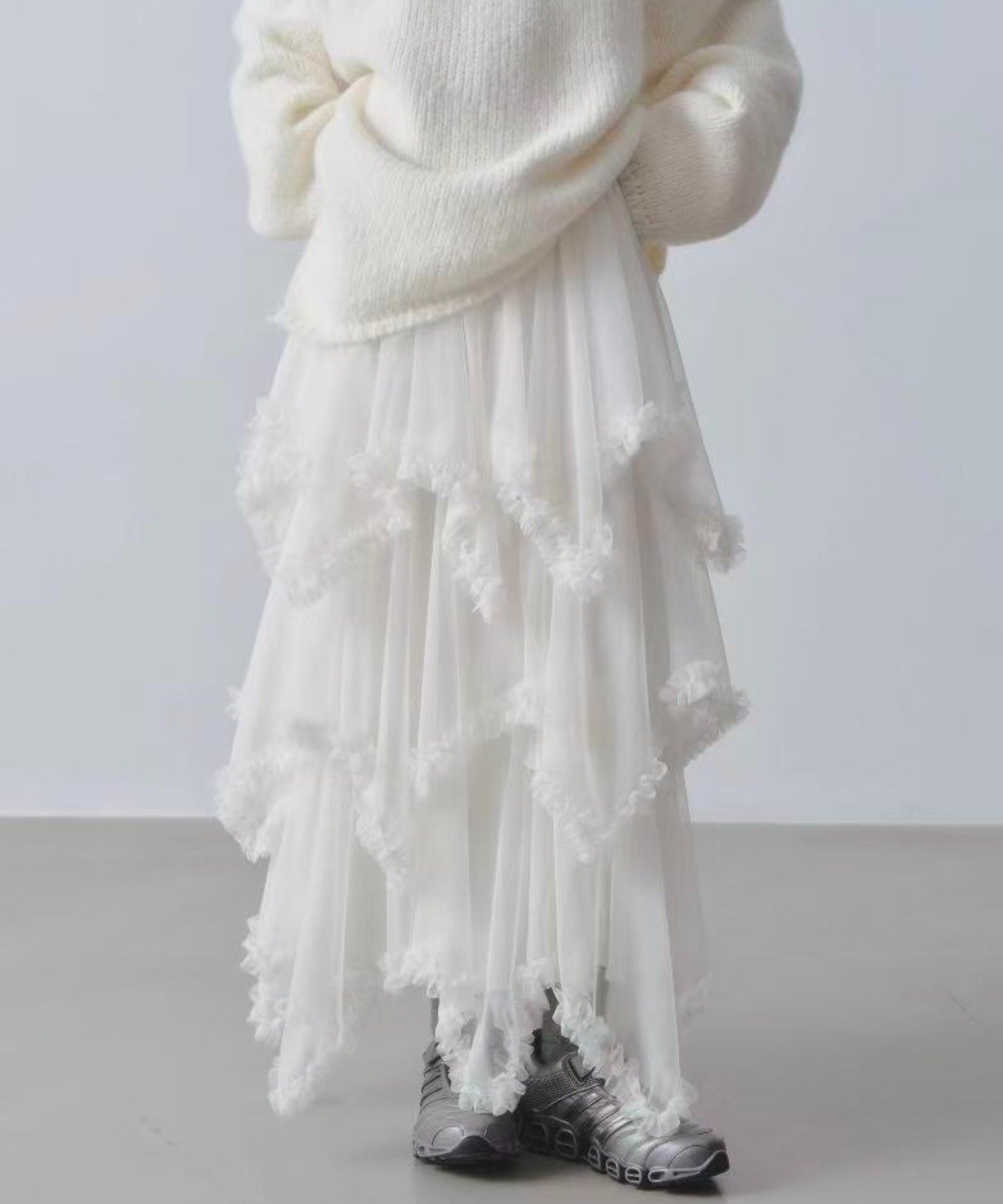 【ディアベル/DIAVEL】のチュールレース ロングスカート インテリア・キッズ・メンズ・レディースファッション・服の通販 founy(ファニー) 　ファッション　Fashion　レディースファッション　Fashion for Women　スカート　Skirts　ロングスカート　Long Skirts / Maxi & Midi Skirts　アシンメトリー　Asymmetrical Style　シアー　Sheer, See-Through　スニーカー　Sneakers, Trainers　チュール　Tulip, Tulip Motif　ヘムライン　Hemline, Bottom Cut　レース　Lace, Lace Fabric　ロング　Long, Long-Length　再入荷　Restock / Back in Stock　ホワイト|ID: prp329100004877378 ipo3291000000036382444