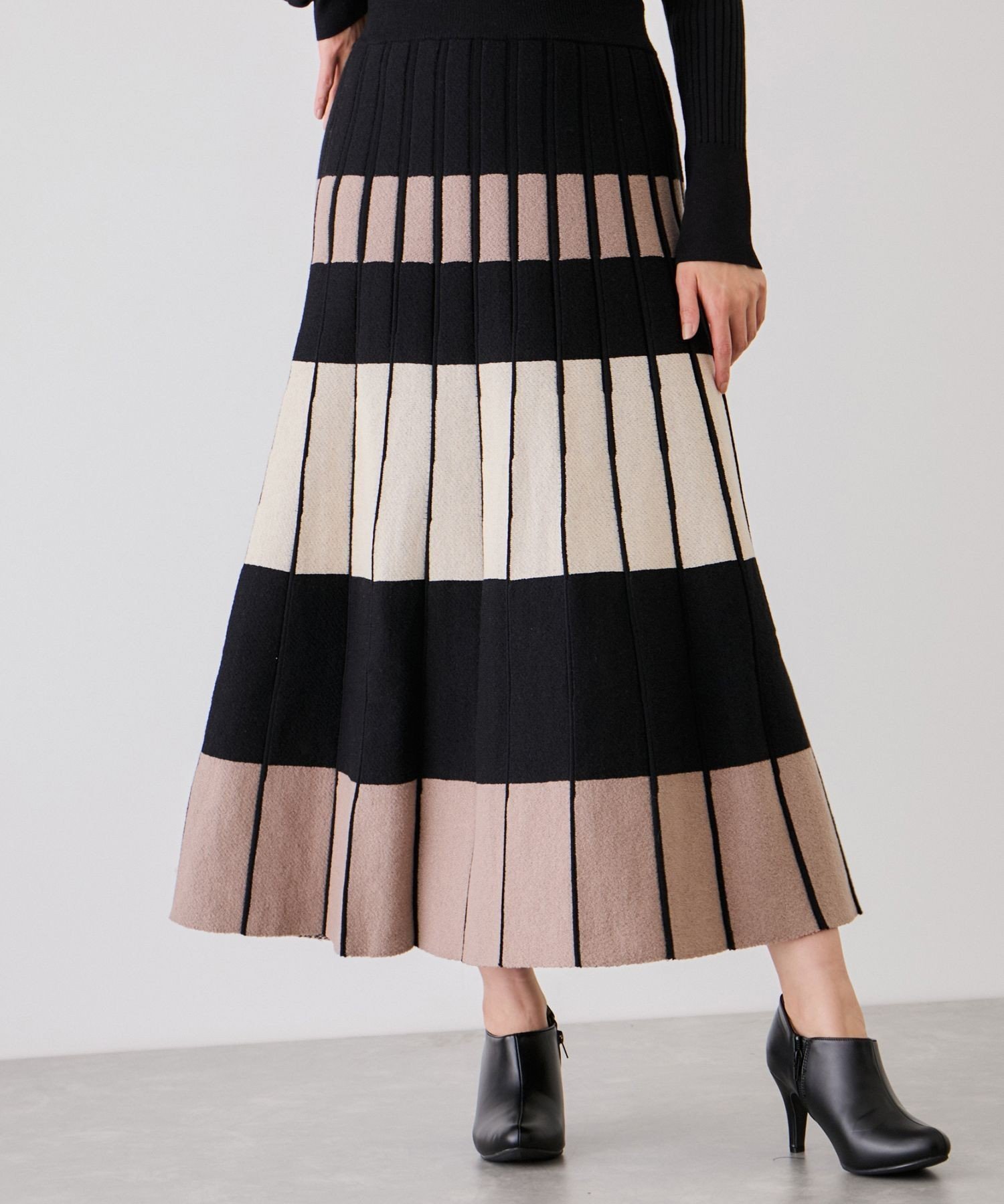【ジャイロ/JAYRO】のボーダー配色ニットスカート 人気、トレンドファッション・服の通販 founy(ファニー) 　ファッション　Fashion　レディースファッション　Fashion for Women　スカート　Skirts　シンプル　Simple, Minimal　タートル　Turtleneck, Turtle Collar　フレア　Flare, Flared　ボーダー　Border, Stripe　ポケット　Pocket, Pocket Detail　A/W・秋冬　Autumn/Winter　おすすめ　Recommended / Our Picks　 other-1|ID: prp329100004877503 ipo3291000000036384220