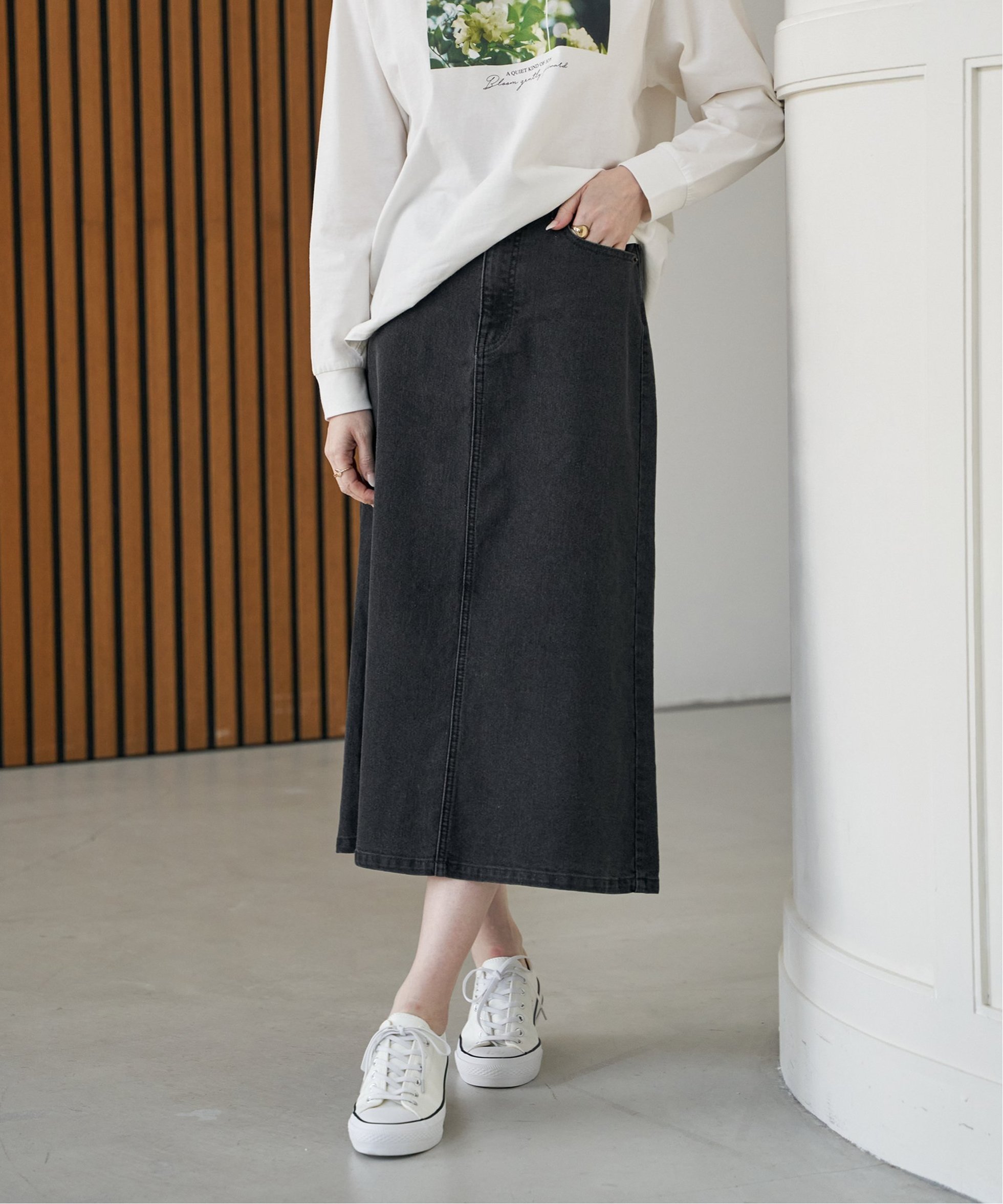 【イッカ/ikka】のデニムロングスカート インテリア・キッズ・メンズ・レディースファッション・服の通販 founy(ファニー) 　ファッション　Fashion　レディースファッション　Fashion for Women　スカート　Skirts　ロングスカート　Long Skirts / Maxi & Midi Skirts　シンプル　Simple, Minimal　ストレッチ　Stretch, Stretchy Fabric　スリット　Slit, Slit Detail　デニム　Denim, Jeans Material　ベーシック　Basic, Essential　ポケット　Pocket, Pocket Detail　ロング　Long, Long-Length　ブラック|ID: prp329100004877509 ipo3291000000036384261