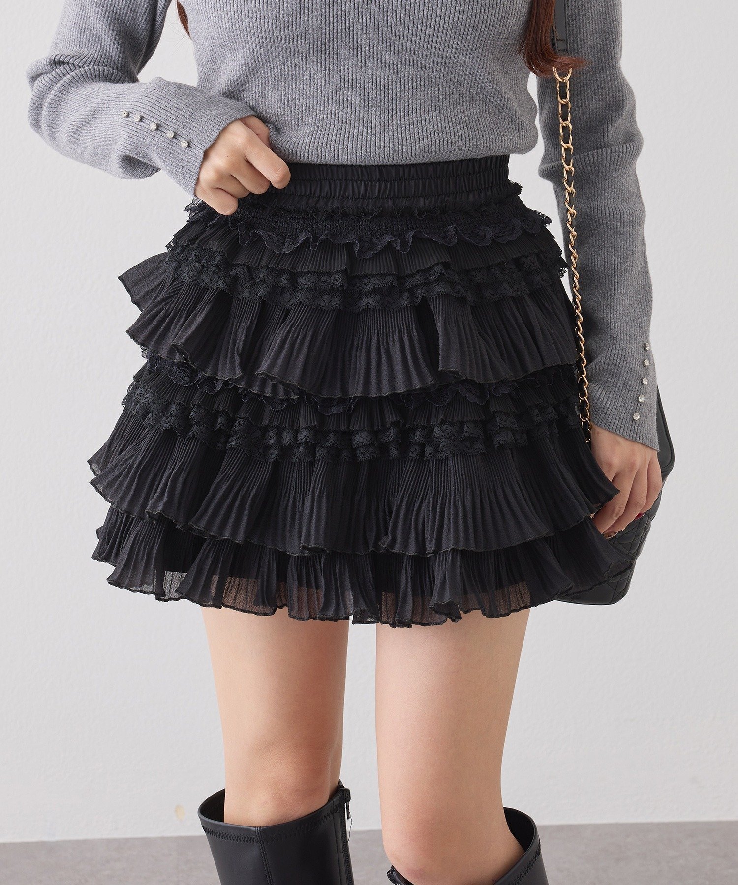 【ナイスクラップ/NICE CLAUP】のフリルミニスカート インテリア・キッズ・メンズ・レディースファッション・服の通販 founy(ファニー) 　ファッション　Fashion　レディースファッション　Fashion for Women　スカート　Skirts　ミニスカート　Mini Skirts　おすすめ　Recommended / Our Picks　ガーリー　Girly, Feminine Style　ショート　Short, Short Length　ジャケット　Jacket, Outerwear　バランス　Balance, Style Balance　フェミニン　Feminine, Girly　フリル　Frill, Ruffle　ミニスカート　Mini Skirt, Short Skirt　ロング　Long, Long-Length　A/W・秋冬　Autumn/Winter　ブラック|ID: prp329100004877511 ipo3291000000036384267