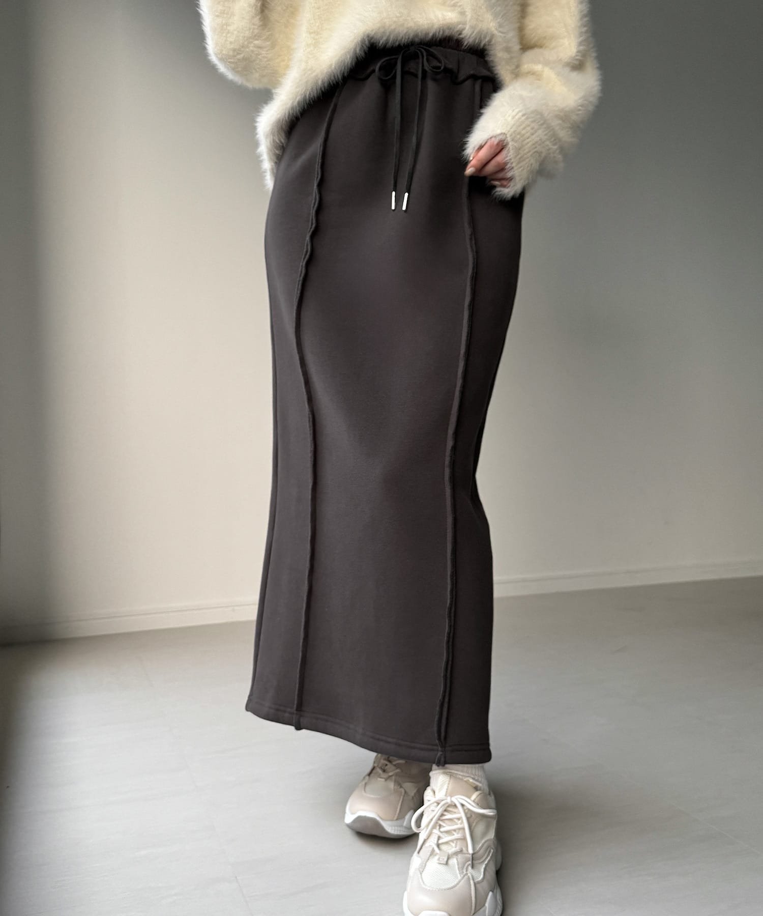 【ジュノア/JUNOAH】の裏起毛フロントラインスウェットスカート インテリア・キッズ・メンズ・レディースファッション・服の通販 founy(ファニー) 　ファッション　Fashion　レディースファッション　Fashion for Women　スカート　Skirts　チャコール|ID: prp329100004877514 ipo3291000000036384279