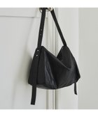 【ラシット/russet】のトライアングルショルダーバッグ 人気、トレンドファッション・服の通販 founy(ファニー) ファッション Fashion レディースファッション Fashion for Women バッグ Bags シルバー Silver, Metallic Silver シンプル Simple, Minimal トライアングル Triangle, Triangular Shape フォルム Silhouette, Form ベーシック Basic, Essential ポケット Pocket, Pocket Detail マグネット Magnet, Magnetic Closure 日本製 Made In Japan エレガント 上品 Elegant thumbnail ブラック|ID: prp329100004878418 ipo3291000000036393917