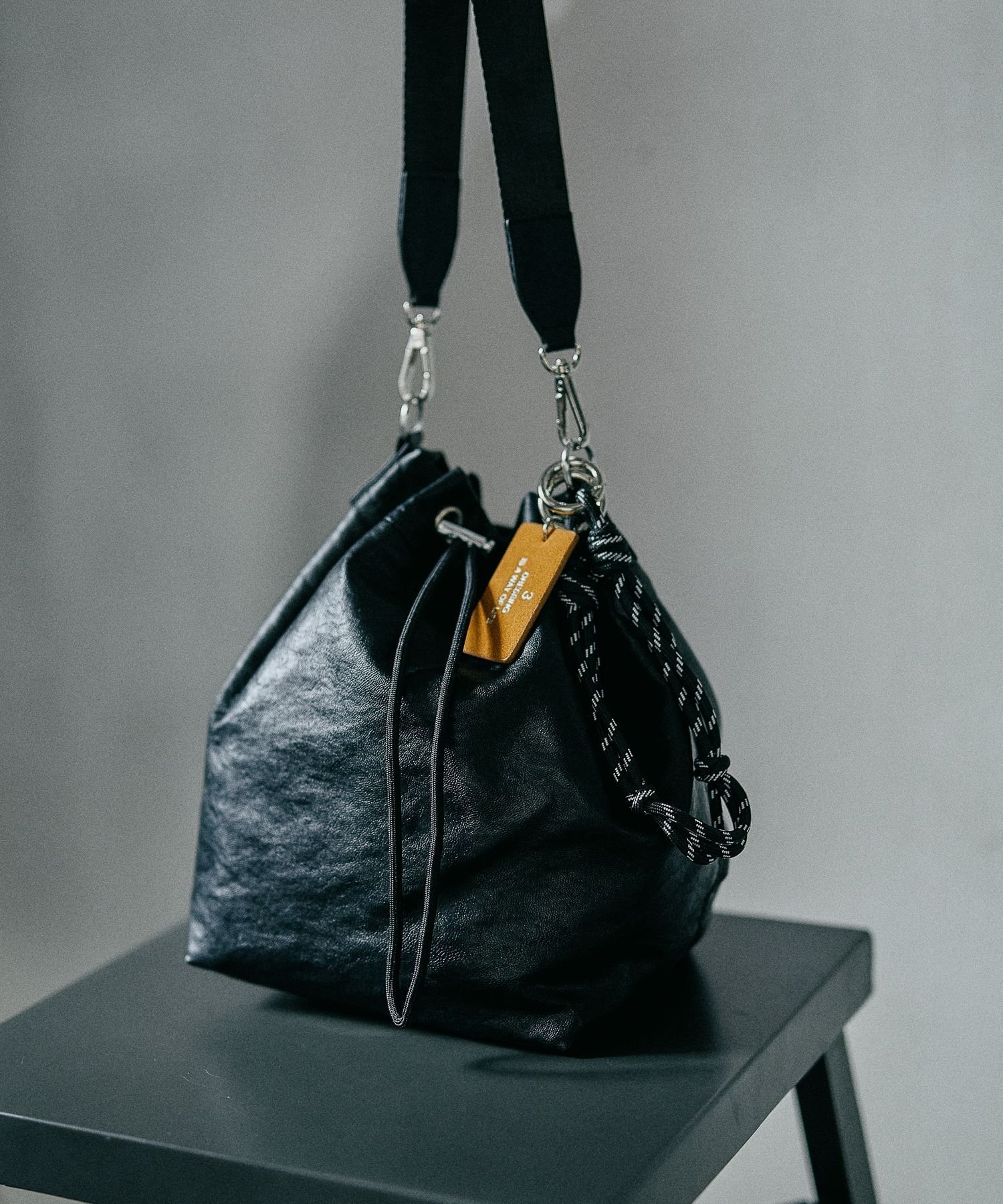 【レプシィム ローリーズファーム/LEPSIM LOWRYS FARM】のマルチWAYチャーム付きバッグ インテリア・キッズ・メンズ・レディースファッション・服の通販 founy(ファニー) ファッション Fashion レディースファッション Fashion for Women バッグ Bags インナー Innerwear コンパクト Compact, Small Size ショート Short, Short Length シンプル Simple, Minimal チャーム Charm, Pendant プレート Plate, Dish ポケット Pocket, Pocket Detail ロング Long, Long-Length 巾着 Drawstring Bag, Kinchaku 軽量 Lightweight, Ultra Light ブラック10|ID: prp329100004879305 ipo3291000000036408750