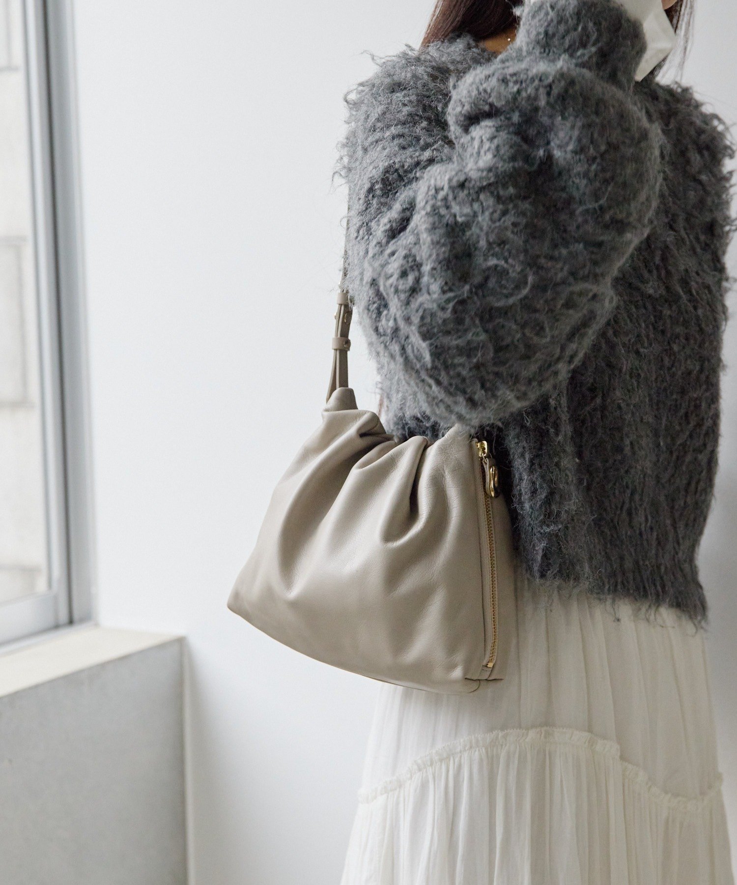 【ジェミール/gemeil】の【累計販売1万本突破】レザーワンハンドルバッグ (CE-1014) インテリア・キッズ・メンズ・レディースファッション・服の通販 founy(ファニー) 　ファッション　Fashion　レディースファッション　Fashion for Women　アクセサリー　Fashion Accessories　ギャザー　Gathered, Ruffled　ショルダー　Shoulder, Shoulder Strap　シンプル　Simple, Minimal　スマート　Smart, Elegant　財布　Wallet, Purse　タオル　Towel, Bath Towel　人気　Popular, Best Seller　ハンカチ　Handkerchief, Hanky　ポケット　Pocket, Pocket Detail　ポーチ　Pouch, Small Case　日本製　Made In Japan　グレージュ|ID: prp329100004879397 ipo3291000000036409112