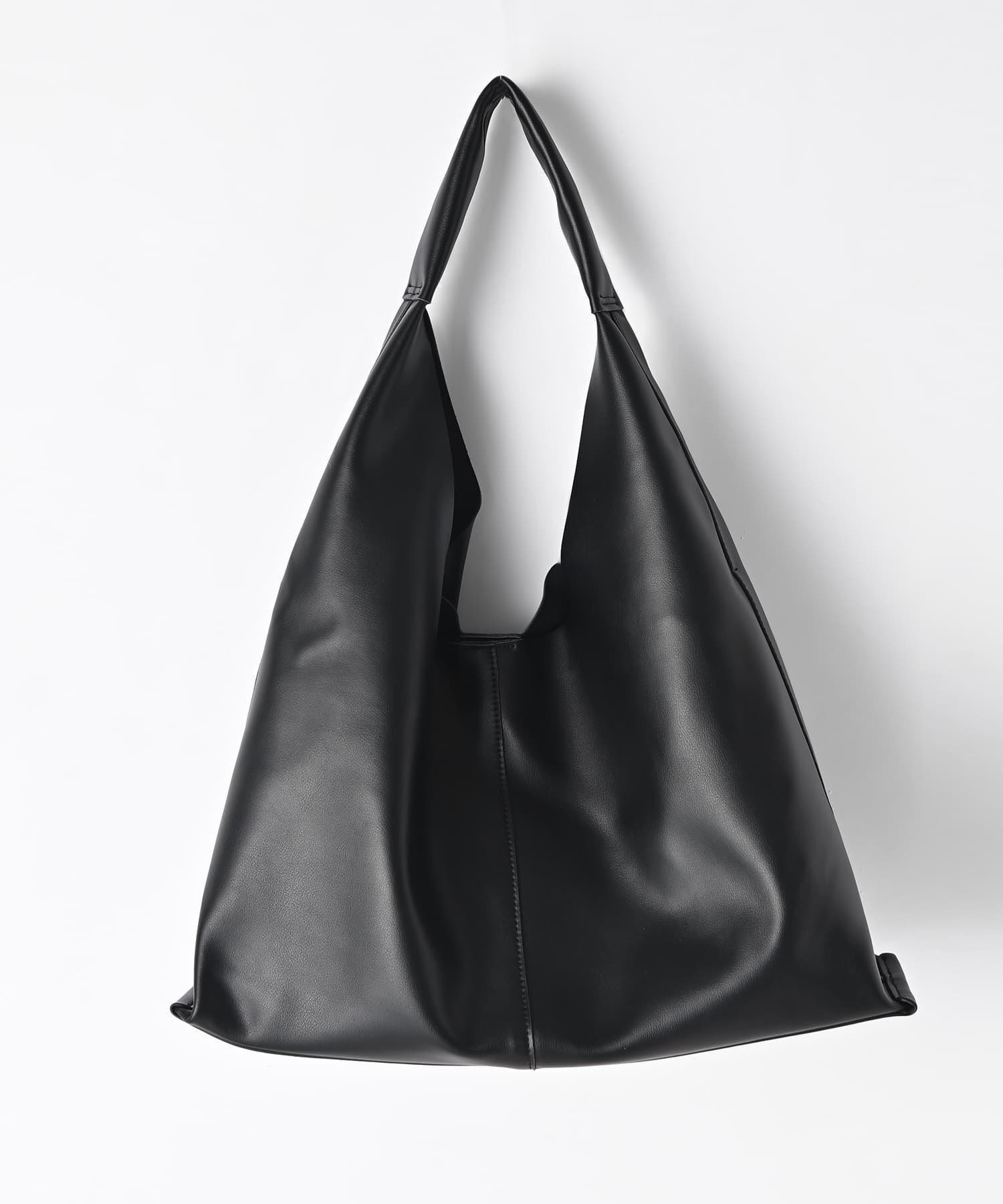 【スタイルデリ/STYLE DELI】の【DELI by】トライアングルフォルム・リアルレザートートバッグ 人気、トレンドファッション・服の通販 founy(ファニー) ファッション Fashion レディースファッション Fashion for Women バッグ Bags シンプル Simple, Minimal スマート Smart, Elegant 雑誌 Magazine, Fashion Magazine トライアングル Triangle, Triangular Shape ドレープ Drape, Draping Fabric なめらか Smooth, Silky Texture フォルム Silhouette, Form フラット Flat, Flat Shoes ポケット Pocket, Pocket Detail エレガント 上品 Elegant other-1|ID: prp329100004879403 ipo3291000000036409136