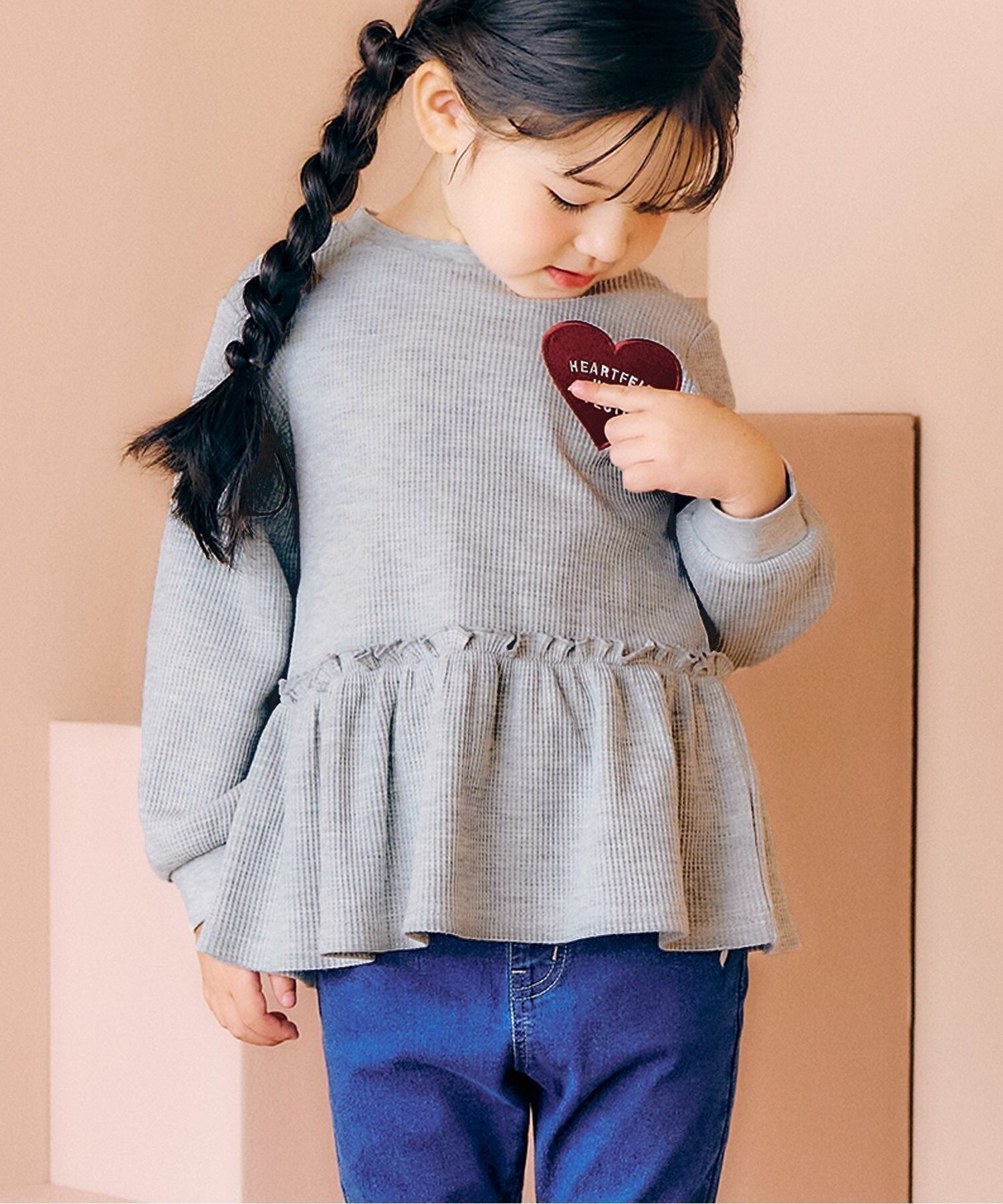 【エフオー オンラインストア/F.O.Online Store / KIDS】の【新色追加】ワッフルペプラムハートモチーフTシャツ インテリア・キッズ・メンズ・レディースファッション・服の通販 founy(ファニー) 　ファッション　Fashion　キッズファッション　Fashion for Kids　ペプラム　Peplum, Flared Hem　長袖　Long Sleeve, Full Sleeve　グレー|ID: prp329100004880334 ipo3291000000036424006