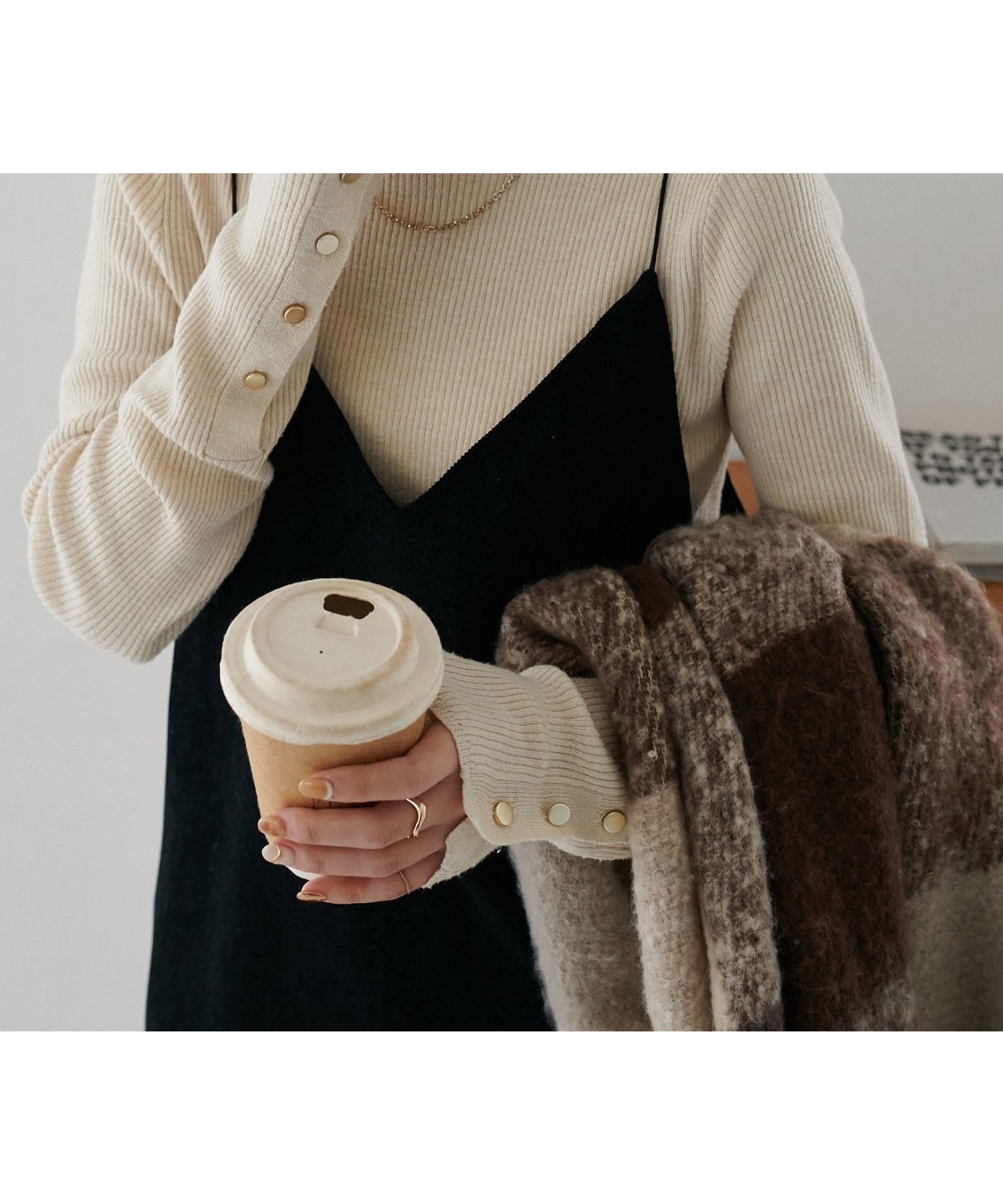 【ディスコート/Discoat】の【13色展開/多色買い◎/万能インナー】リブ袖口ボタンタートル《WEB限定》 インテリア・キッズ・メンズ・レディースファッション・服の通販 founy(ファニー) 　ファッション　Fashion　レディースファッション　Fashion for Women　トップス・カットソー　Cut & Sew Tops　インナー　Innerwear　スラックス　Slacks, Dress Pants　スリット　Slit, Slit Detail　タートル　Turtleneck, Turtle Collar　タートルネック　Turtleneck, High Neck　デニム　Denim, Jeans Material　フィット　Fit, Slim Fit　ベーシック　Basic, Essential　ボーダー　Border, Stripe　おすすめ　Recommended / Our Picks　アイボリー|ID: prp329100004880476 ipo3291000000036425996