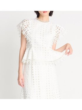 【セルフォード/CELFORD】の【セットアップ対応】ジオメトリックパターンレースブラウス 人気、トレンドファッション・服の通販 founy(ファニー) ファッション Fashion レディースファッション Fashion for Women トップス・カットソー Cut & Sew Tops シャツ・ブラウス・オフィスカジュアル Elegant Blouses & Button-Ups おすすめ Recommended / Our Picks ウェーブ Wavy Pattern ストレート Straight, Straight Cut スマート Smart, Elegant セットアップ Set-Up, Coordinated Outfit デニム Denim, Jeans Material フリル Frill, Ruffle フレア Flare, Flared ペプラム Peplum, Flared Hem ミックス Mix, Mixed Style レース Lace, Lace Fabric |ID:prp329100004880502