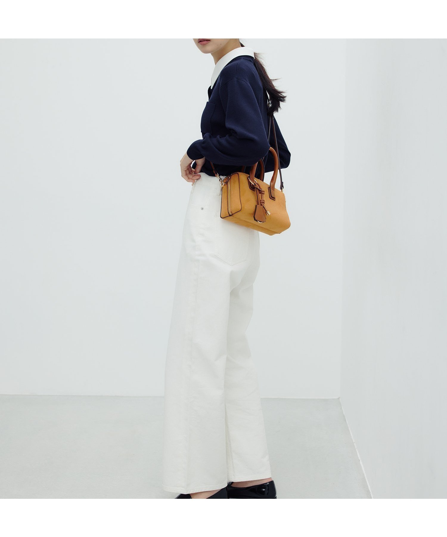 【ナチュラル ビューティー ベーシック/NATURAL BEAUTY BASIC】のワイドストレートデニムパンツ インテリア・キッズ・メンズ・レディースファッション・服の通販 founy(ファニー) 　ファッション　Fashion　レディースファッション　Fashion for Women　パンツ　Pants & Trousers　デニムパンツ・ジーンズ・美脚デニム　Denim Jeans & Pants　おすすめ　Recommended / Our Picks　コンパクト　Compact, Small Size　シルバー　Silver, Metallic Silver　ジャケット　Jacket, Outerwear　スタイリッシュ　Stylish, Fashionable　デニム　Denim, Jeans Material　ブリーチ　Bleach, Washed Finish　エレガント 上品　Elegant　オフホワイト1|ID: prp329100004880583 ipo3291000000036427380