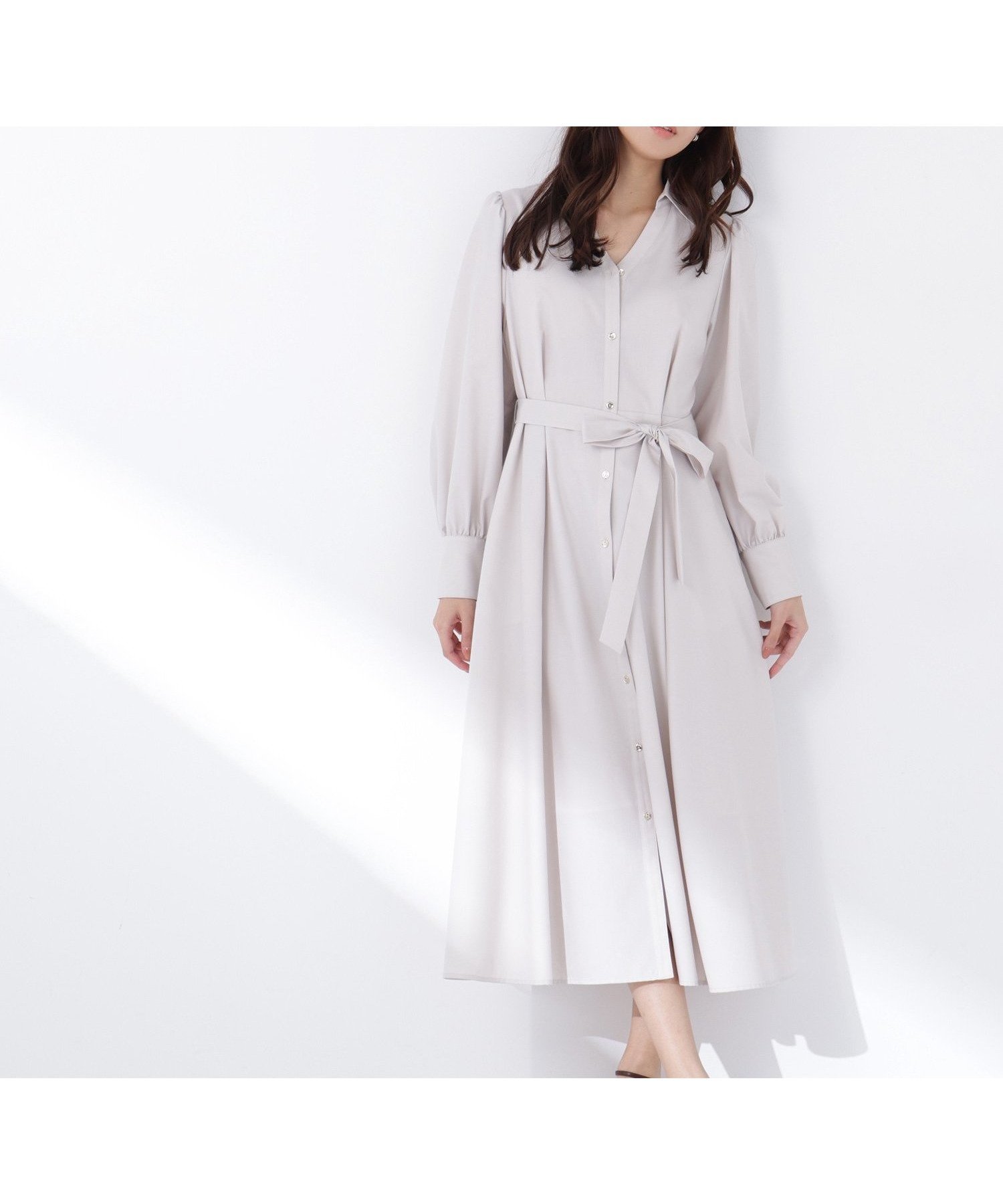 【ナチュラル ビューティー ベーシック/NATURAL BEAUTY BASIC】のリボンベルテッドシャツワンピース インテリア・キッズ・メンズ・レディースファッション・服の通販 founy(ファニー) 　ファッション　Fashion　レディースファッション　Fashion for Women　ワンピース　Dresses　シャツワンピース / 1枚で着映えコーデ　Shirt Dresses　おすすめ　Recommended / Our Picks　ギャザー　Gathered, Ruffled　スキッパー　Skipper, Open Collar　リボン　Ribbon, Bow　オフベージュ|ID: prp329100004880593 ipo3291000000036427494