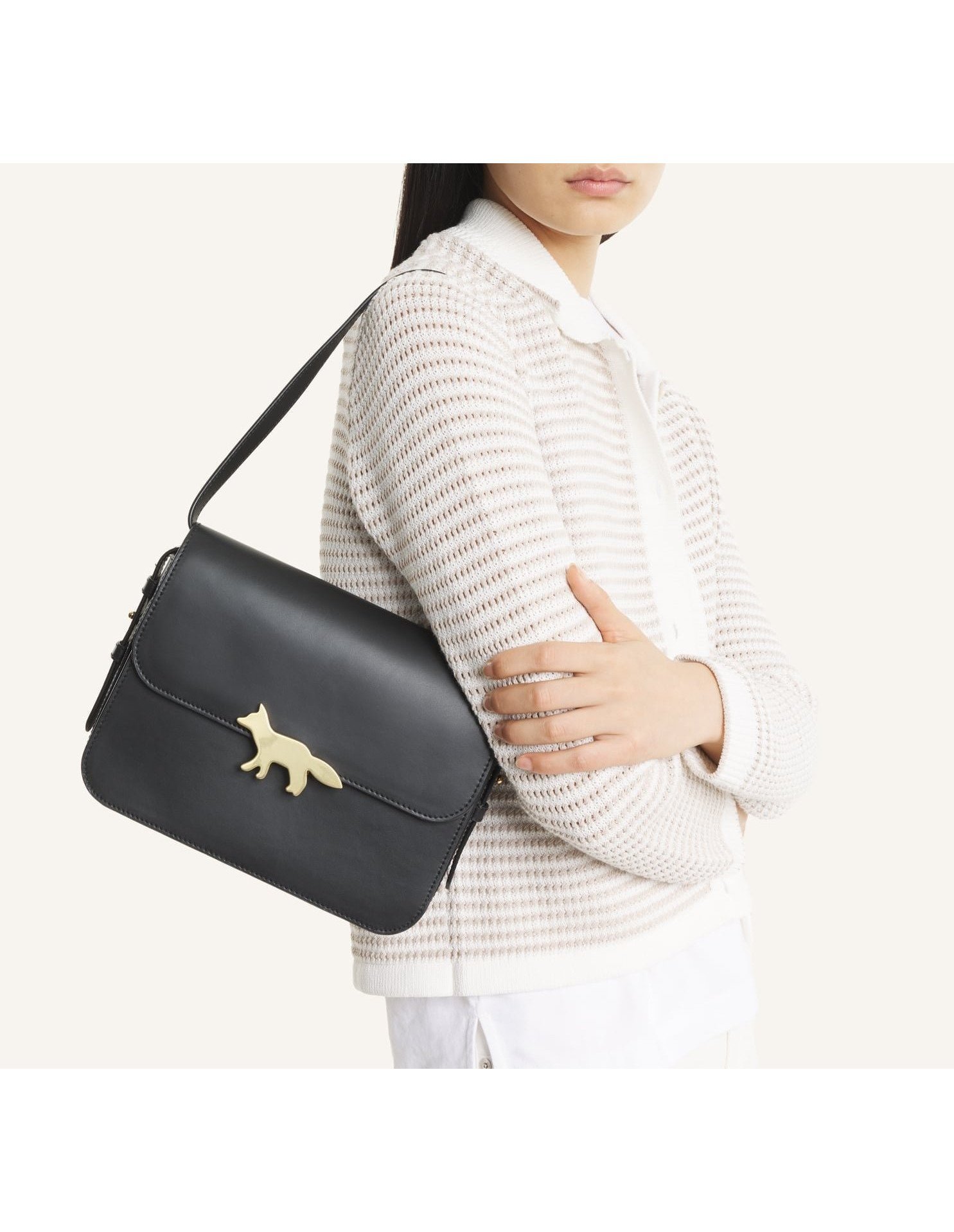 【メゾン キツネ/MAISON KITSUNE】のEDIE LARGE BAG 人気、トレンドファッション・服の通販 founy(ファニー) ファッション Fashion レディースファッション Fashion for Women バッグ Bags 春 Spring コレクション Collection, Seasonal Line 巾着 Drawstring Bag, Kinchaku ショルダー Shoulder, Shoulder Strap ツイル Twist, Twisted Detail パッチ Patch, Appliqué フラップ Flap, Flap Pocket ポケット Pocket, Pocket Detail ラップ Wrap, Wrap Design ループ Loop, Loop Knit S/S・春夏 SS, Spring/Summer, Warm Season 夏 Summer 旅行 Travel other-1|ID: prp329100004880748 ipo3291000000036428557