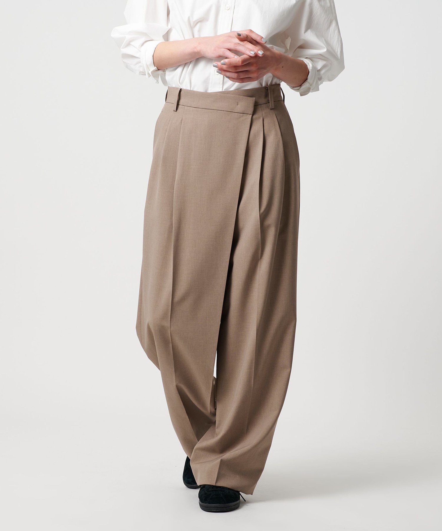 【ユナイテッドアローズ/UNITED ARROWS】のポプリン 2タック ラップパンツ 2 -ウォッシャブル- インテリア・キッズ・メンズ・レディースファッション・服の通販 founy(ファニー) 　ファッション　Fashion　レディースファッション　Fashion for Women　パンツ　Pants & Trousers　ウォッシャブル　Machine Washable　スラックス　Slacks, Dress Pants　センター　Center, Center Line　定番　Standard, Basic Item　プリント　Print, Printed Pattern　マニッシュ　Mannish, Boyish　メンズ　Men's, Menswear　無地　Plain, Solid Color　ラップ　Wrap, Wrap Design　アウトレット　Outlet / Clearance　おすすめ　Recommended / Our Picks　ビジネス 仕事 通勤　Business / Work / Commuting　BEIGE|ID: prp329100004882363 ipo3291000000036442982