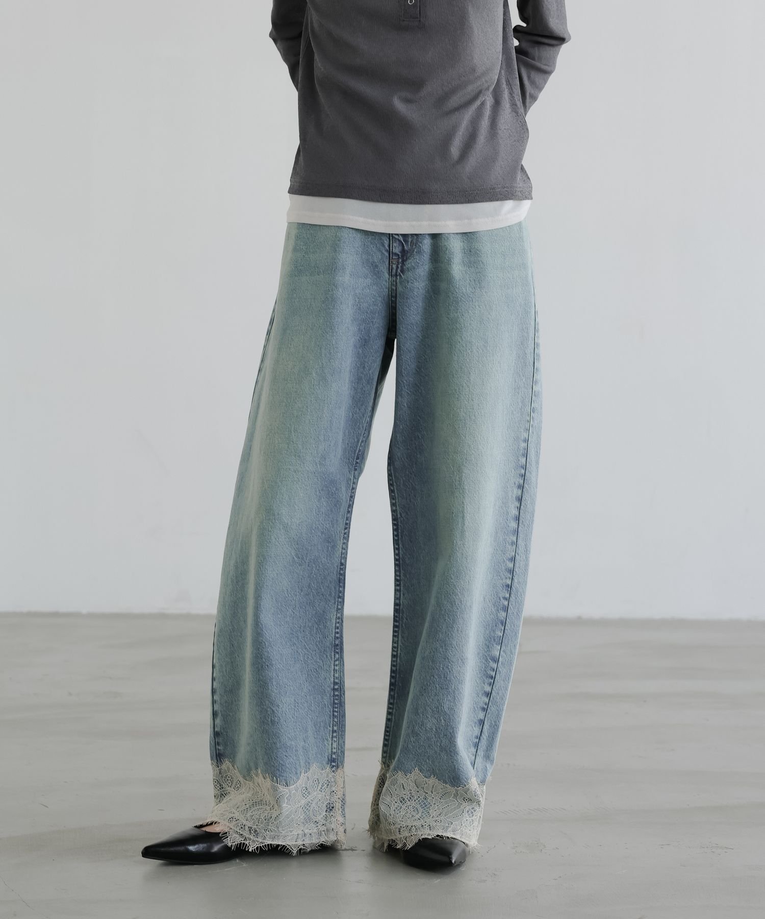 【ローリーズファーム/LOWRYS FARM】のレースデニム インテリア・キッズ・メンズ・レディースファッション・服の通販 founy(ファニー) ファッション Fashion レディースファッション Fashion for Women シンプル Simple, Minimal ストレート Straight, Straight Cut ダメージ Distressed, Destroyed デニム Denim, Jeans Material ドッキング Docking, Mixed Material バランス Balance, Style Balance フェミニン Feminine, Girly ポケット Pocket, Pocket Detail レース Lace, Lace Fabric ワイド Wide, Wide Fit ヴィンテージ Vintage Style 今季 This Season, Current Season 春 Spring スソレースブラウン|ID: prp329100004882375 ipo3291000000036443074