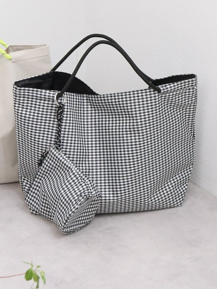 【アンビリオン/UN BILLION】のカシュカシュ cachecache / ウォッシャーナイロンパッカブルトート インテリア・キッズ・メンズ・レディースファッション・服の通販 founy(ファニー) https://founy.com/ ファッション Fashion レディースファッション Fashion for Women バッグ Bags カラフル Colorful Design ドローコード Drawcord, Drawstring Cord ハンド Hand, Handmade ポケット Pocket, Pocket Detail ポーチ Pouch, Small Case マグネット Magnet, Magnetic Closure ミックス Mix, Mixed Style モチーフ Motif, Design Theme 再入荷 Restock / Back in Stock おすすめ Recommended / Our Picks 旅行 Travel |ID: prp329100004882545 ipo3291000000036444826