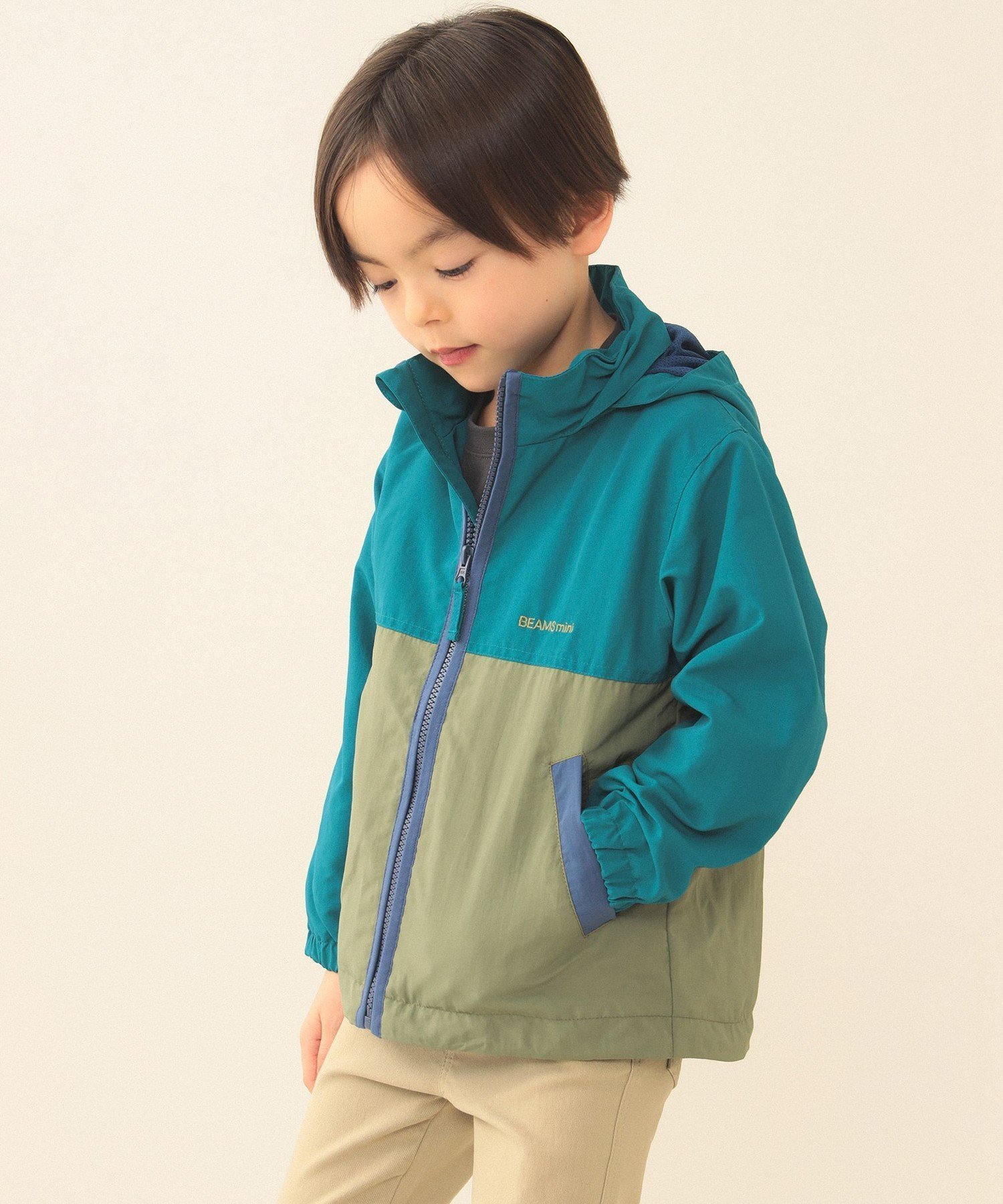 【ビームス ミニ/BEAMS mini / KIDS】のフード収納 ナイロン ブルゾン 2026SS(90~150cm) 通学 通園 キッズ 春アウター ライトアウター インテリア・キッズ・メンズ・レディースファッション・服の通販 founy(ファニー) 　ファッション　Fashion　キッズファッション　Fashion for Kids　アウター　Coat Outerwear /Kids　アウトドア　Outdoor Clothing　春　Spring　キルト　Quilt, Quilted Fabric　ストレッチ　Stretch, Stretchy Fabric　スリーブ　Sleeve, Long Sleeve / Short Sleeve　パターン　Pattern, Design Print　ブルゾン　Blouson, Bomber Jacket　ベーシック　Basic, Essential　おすすめ　Recommended / Our Picks　2026年　2026　BLUE GREEN×OLIVE|ID: prp329100004882841 ipo3291000000036447850