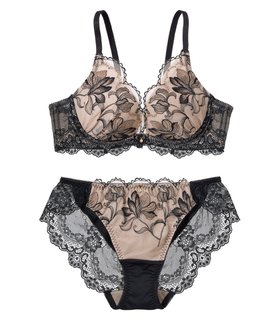 【ピーチジョン/PEACH JOHN】の【ボリュームアップ 谷間メイク】フラワースカラップレースブラセット 人気、トレンドファッション・服の通販 founy(ファニー) ファッション Fashion レディースファッション Fashion for Women ギャザー Gathered, Ruffled ショーツ Shorts, Short Pants スカラップ Scallop, Scalloped Edge ストレッチ Stretch, Stretchy Fabric センター Center, Center Line デコルテ Décolleté, Neckline ドロップ Drop Shoulder, Dropped Style フィット Fit, Slim Fit フロント Front, Front Design ブラジャー Bra, Lingerie ランジェリー Lingerie, Intimate Wear レギュラー Regular, Standard Fit レース Lace, Lace Fabric ワイヤー Wire, Wired Bra おすすめ Recommended / Our Picks |ID:prp329100004883375