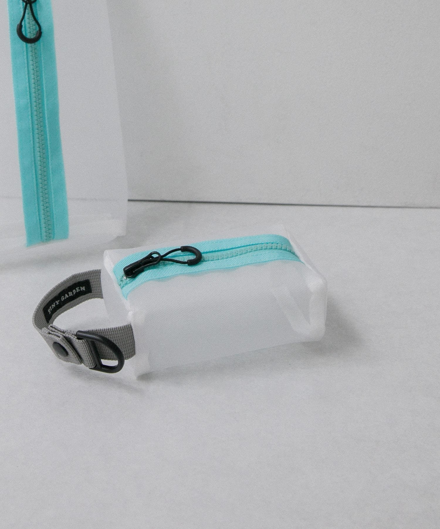 【アーバンリサーチ ドアーズ/URBAN RESEARCH DOORS】のTINY GARDEN PRODUCTS マルチユースメッシュポーチ ミニ インテリア・キッズ・メンズ・レディースファッション・服の通販 founy(ファニー) 　ファッション　Fashion　レディースファッション　Fashion for Women　ポーチ&ミニバッグ　Pouches & Mini Bags　2024年　2024　2024春夏・S/S　Spring/Summer 2024 SS24　おすすめ　Recommended / Our Picks　アウトドア　Outdoor Clothing　ポーチ　Pouch, Small Case　メッシュ　Mesh, Net Fabric　夏　Summer　S/S・春夏　SS, Spring/Summer, Warm Season　WHITE|ID: prp329100004883500 ipo3291000000036454195