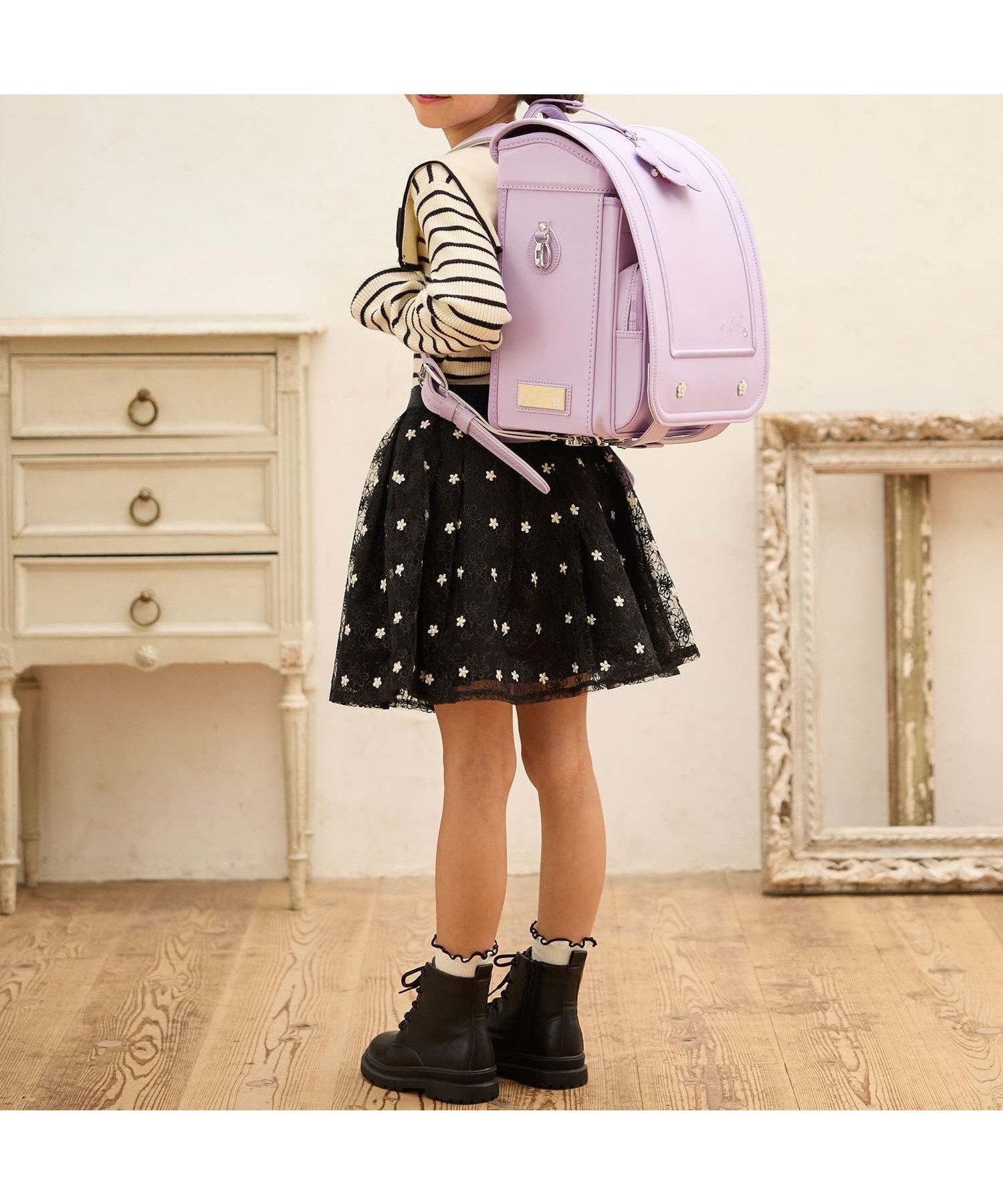 【シフォン/SHIFFON / KIDS】のMARY QUANT デイジースクエアランドセル 人気、トレンドファッション・服の通販 founy(ファニー) 　ファッション　Fashion　キッズファッション　Fashion for Kids　ガーリー　Girly, Feminine Style　クッション　Cushion, Throw Pillow　シンプル　Simple, Minimal　スクエア　Square, Square Shape　ダメージ　Distressed, Destroyed　チャーム　Charm, Pendant　フィット　Fit, Slim Fit　フラット　Flat, Flat Shoes　プリント　Print, Printed Pattern　プレート　Plate, Dish　ポケット　Pocket, Pocket Detail　ミニスカート　Mini Skirt, Short Skirt　モダン　Modern, Contemporary　ラウンド　Round, Round Neck　エレガント 上品　Elegant　 other-1|ID: prp329100004883522 ipo3291000000036454372