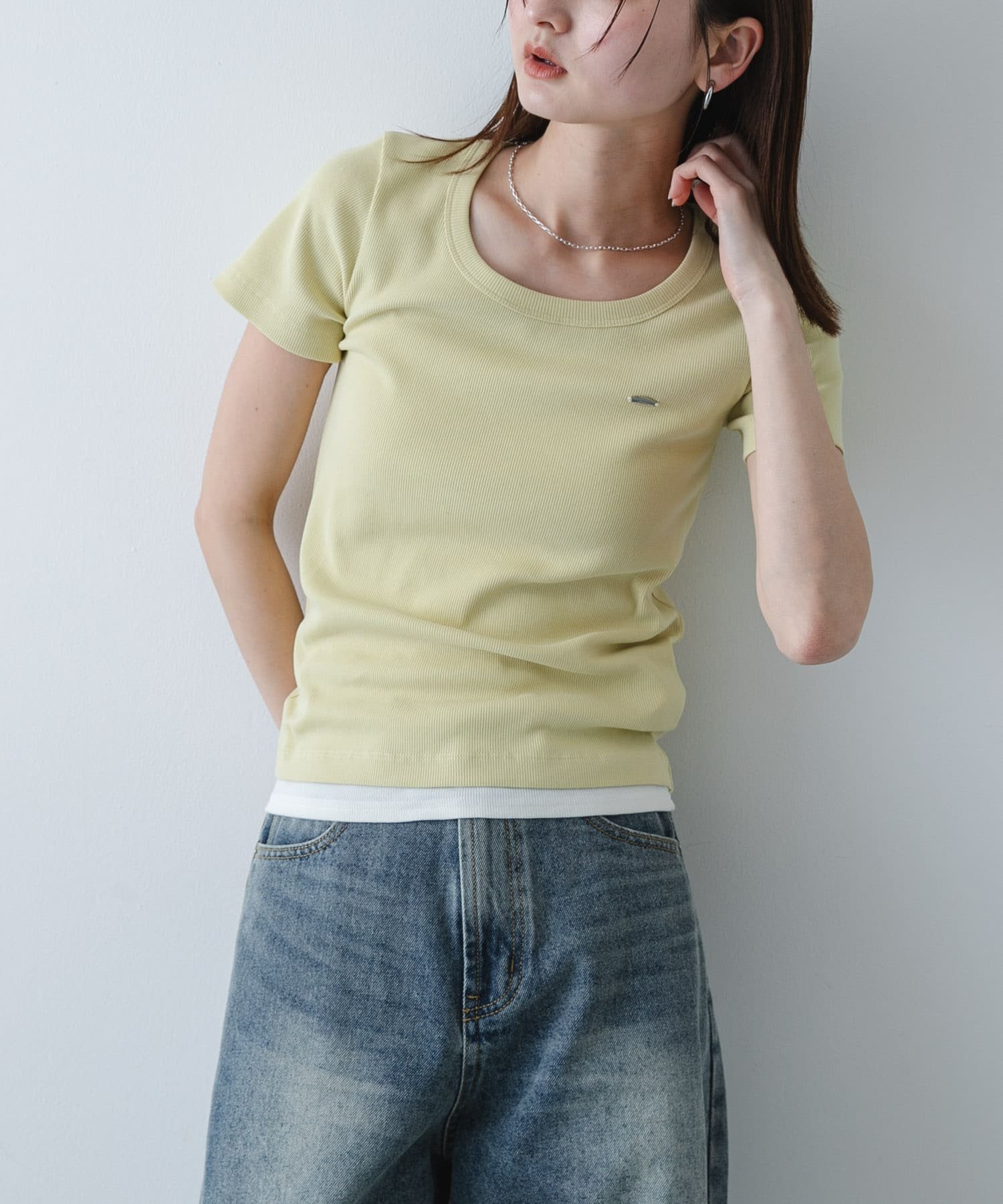 【センスオブプレイス/SENSE OF PLACE by URBAN RESEARCH】のラウンドネックリブTシャツ(半袖) インテリア・キッズ・メンズ・レディースファッション・服の通販 founy(ファニー) ファッション Fashion レディースファッション Fashion for Women トップス・カットソー Cut & Sew Tops シャツ・ブラウス・オフィスカジュアル Elegant Blouses & Button-Ups ロングTシャツ・Tシャツ Longline T-Shirts & Tees アクセサリー Fashion Accessories インナー Innerwear カーディガン Cardigan, Knitwear シンプル Simple, Minimal ジャケット Jacket, Outerwear デコルテ Décolleté, Neckline トレンド Trend, Trending Now フィット Fit, Slim Fit プレート Plate, Dish 半袖 Short Sleeve, Half Sleeve メタル Metal, Metal Parts ラウンド Round, Round Neck S/S・春夏 SS, Spring/Summer, Warm Season 夏 Summer 2026年 2026 イエロー|ID: prp329100004883791 ipo3291000000036456252