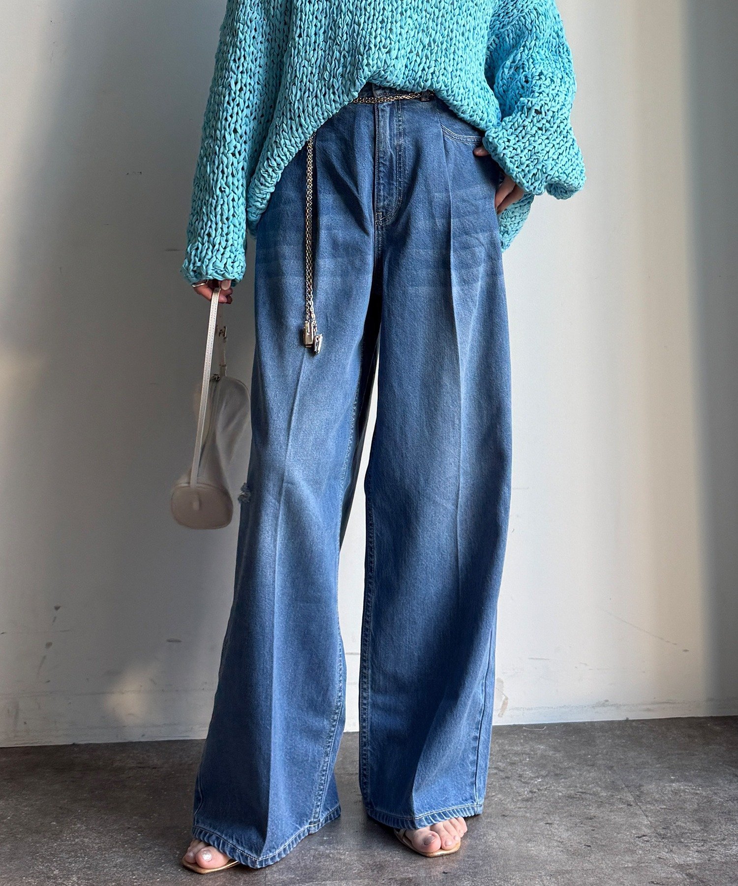 【ドゥドゥ/DouDou】のダメージワイドデニム インテリア・キッズ・メンズ・レディースファッション・服の通販 founy(ファニー) 　ファッション　Fashion　レディースファッション　Fashion for Women　スマート　Smart, Elegant　センター　Center, Center Line　雑誌　Magazine, Fashion Magazine　ダメージ　Distressed, Destroyed　デニム　Denim, Jeans Material　リラックス　Relax, Relaxed Fit　S/S・春夏　SS, Spring/Summer, Warm Season　再入荷　Restock / Back in Stock　夏　Summer　2026年　2026　ブルー|ID: prp329100004883816 ipo3291000000036456407