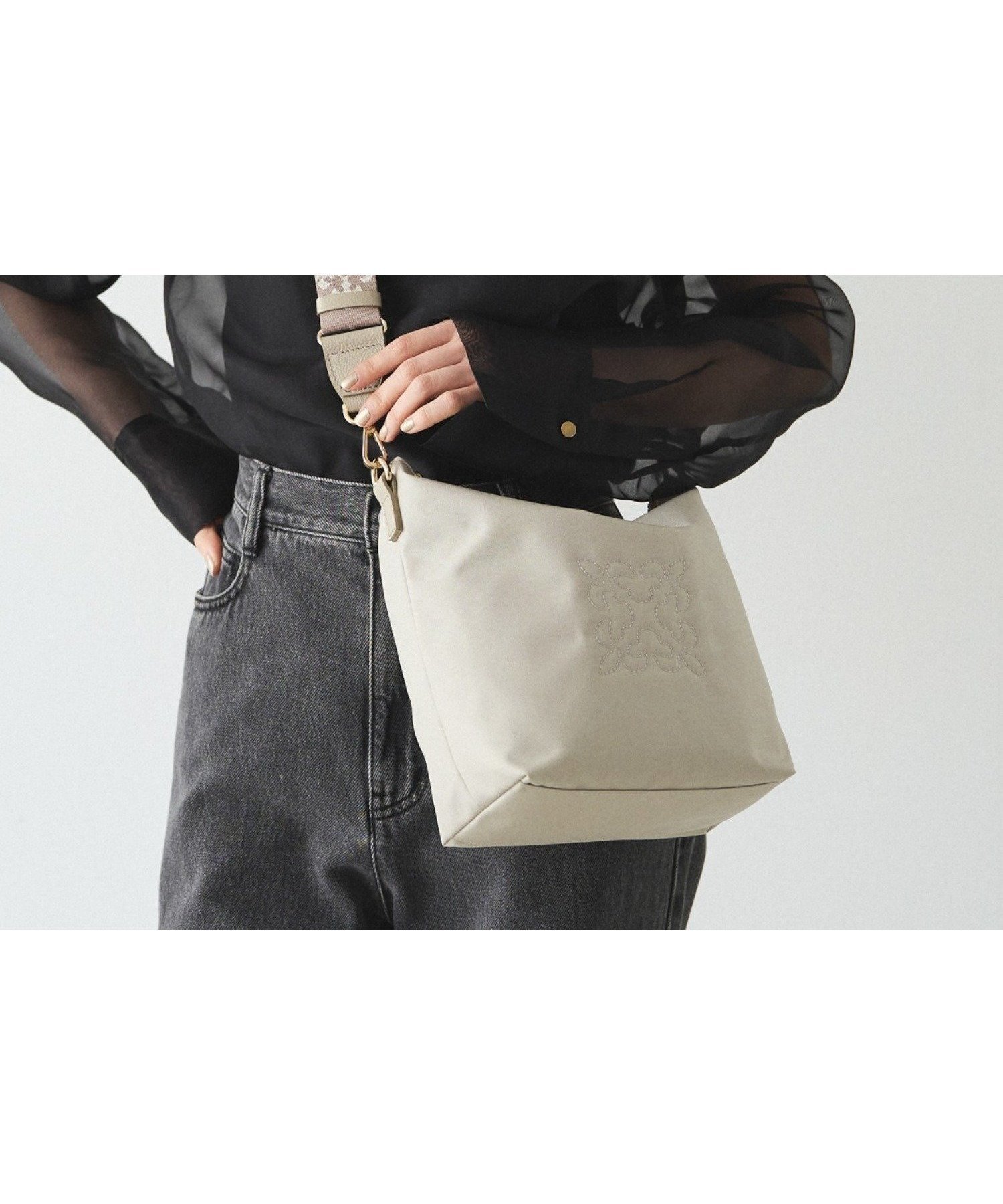 【ラシット/russet】の《WEB限定》スタンダードミニショルダーバッグ コーデュラナイロン インテリア・キッズ・メンズ・レディースファッション・服の通販 founy(ファニー) ファッション Fashion レディースファッション Fashion for Women エレガント 上品 Elegant コンパクト Compact, Small Size 傘 Umbrella, Parasol 軽量 Lightweight, Ultra Light ショルダー Shoulder, Shoulder Strap シルバー Silver, Metallic Silver 人気 Popular, Best Seller バランス Balance, Style Balance フォルム Silhouette, Form ポケット Pocket, Pocket Detail 日本製 Made In Japan グレージュ|ID: prp329100004883859 ipo3291000000036456616