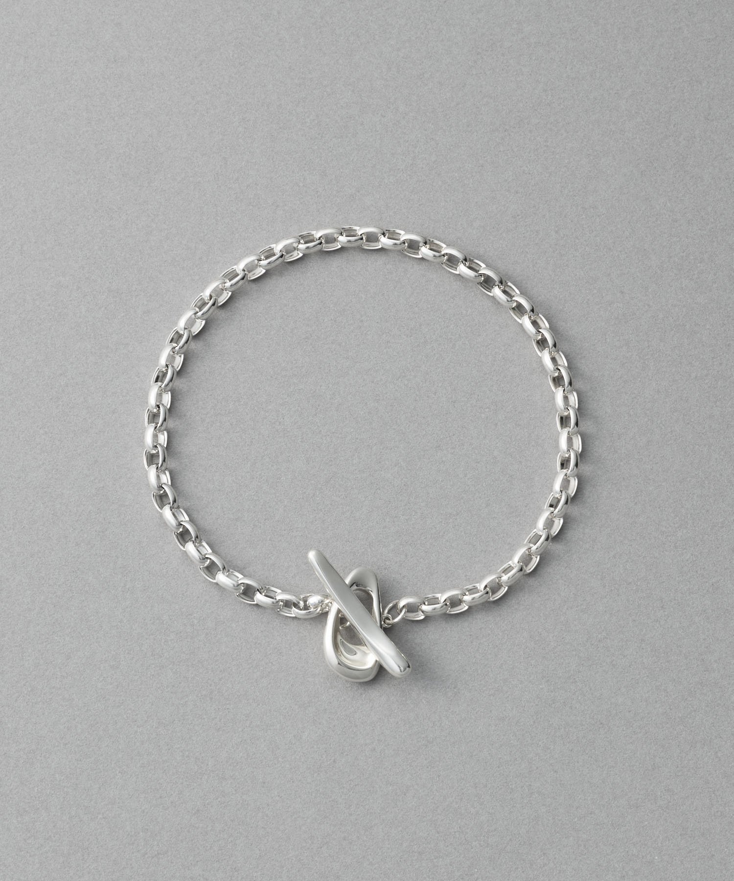 【エテ/ete】のシェア マンテル ブレスレット M インテリア・キッズ・メンズ・レディースファッション・服の通販 founy(ファニー) 　ファッション　Fashion　レディースファッション　Fashion for Women　ジュエリー　Jewelry　チェーン＆カフブレスレット　Cuff & Chain Bracelets　おすすめ　Recommended / Our Picks　コレクション　Collection, Seasonal Line　シルバー　Silver, Metallic Silver　シンプル　Simple, Minimal　ダウン　Down, Puffer　フォルム　Silhouette, Form　ブレスレット　Bracelet, Wristband　時計　Watch, Wristwatch　シルバー|ID: prp329100004883913 ipo3291000000036456780