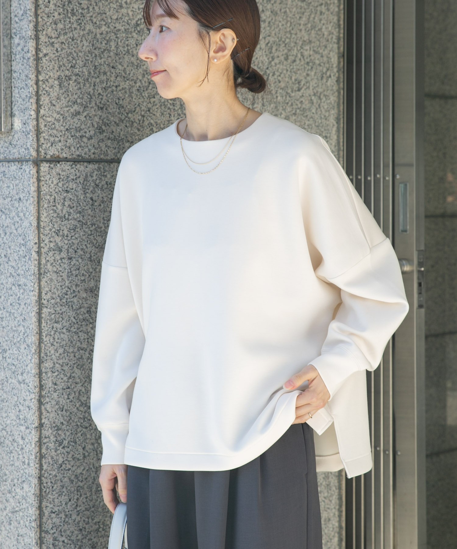 【アイテムズアーバンリサーチ/ITEMS URBAN RESEARCH】のダンボールバックジッププルオーバー インテリア・キッズ・メンズ・レディースファッション・服の通販 founy(ファニー) 　ファッション　Fashion　レディースファッション　Fashion for Women　トップス・カットソー　Cut & Sew Tops　カジュアルプルオーバー・ニットトップス　Pullovers & Knit Tops / Casual Pullovers　バッグ　Bags　2026年　2026　カットソー　Cut and Sewn Top　ジップ　Zip, Zipper　スリット　Slit, Slit Detail　バランス　Balance, Style Balance　エレガント 上品　Elegant　夏　Summer　S/S・春夏　SS, Spring/Summer, Warm Season　オフホワイト|ID: prp329100004885779 ipo3291000000036474034