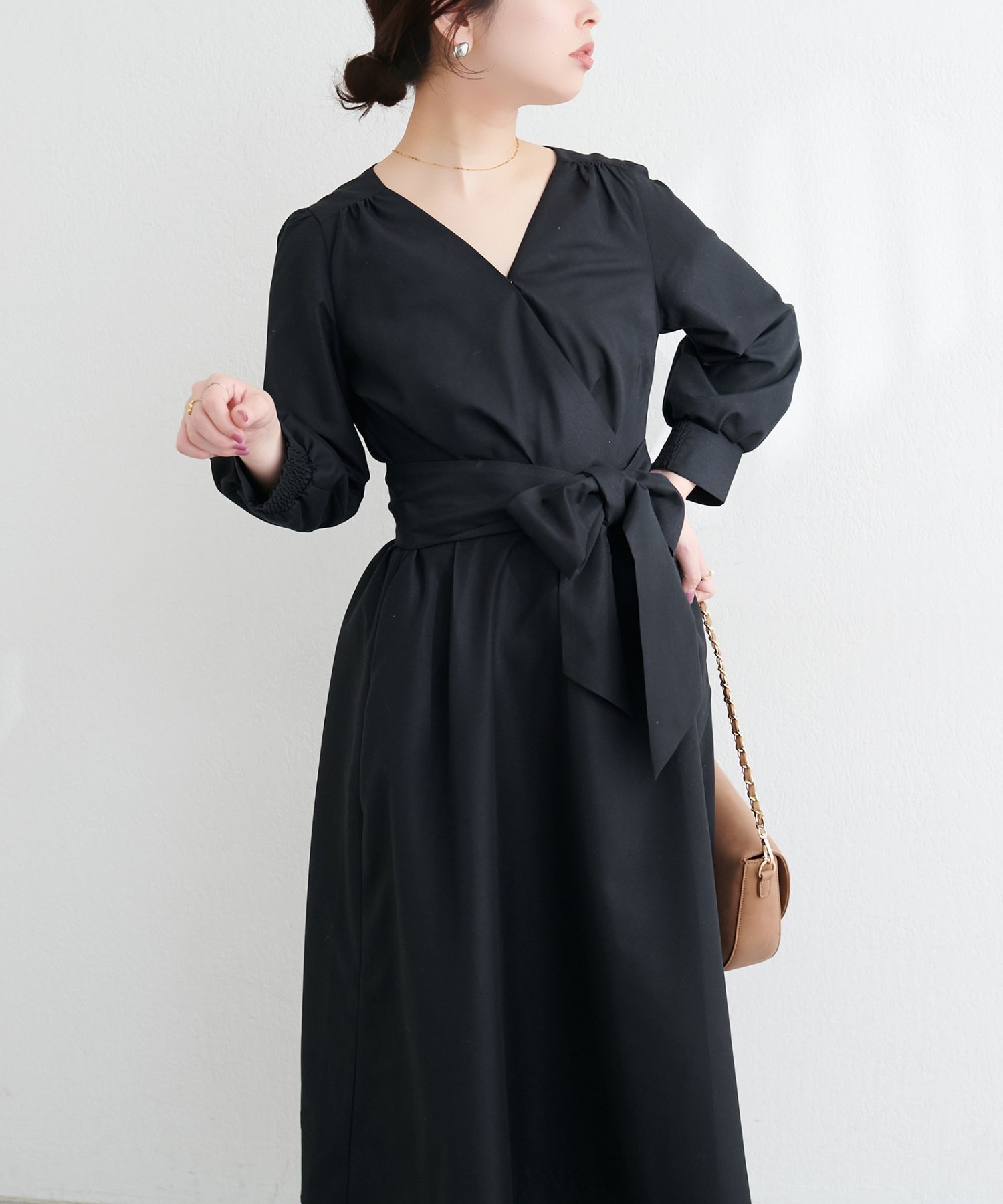 【ナチュラルクチュール/natural couture】のリボン付きカシュクールワンピース インテリア・キッズ・メンズ・レディースファッション・服の通販 founy(ファニー) 　ファッション　Fashion　レディースファッション　Fashion for Women　ワンピース　Dresses　インナー　Innerwear　春　Spring　カーディガン　Cardigan, Knitwear　ギャザー　Gathered, Ruffled　サンダル　Sandals, Summer Shoes　シューズ　Shoes, Footwear　ショート　Short, Short Length　ジャケット　Jacket, Outerwear　センター　Center, Center Line　デコルテ　Décolleté, Neckline　トレンド　Trend, Trending Now　バランス　Balance, Style Balance　ビスチェ　Bustier, Corset Top　フラット　Flat, Flat Shoes　フレア　Flare, Flared　ベスト　Vest, Waistcoat　ペチコート　Petticoat, Underskirt　ポケット　Pocket, Pocket Detail　リゾート　Resort, Vacation Style　リボン　Ribbon, Bow　再入荷　Restock / Back in Stock　おすすめ　Recommended / Our Picks　夏　Summer　エレガント 上品　Elegant　2026年　2026　ブラック|ID: prp329100004885923 ipo3291000000036476017