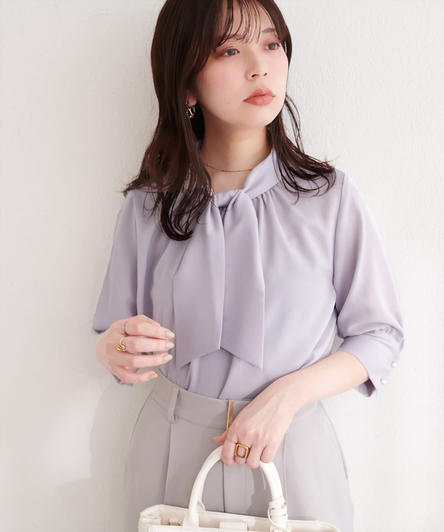 【ナチュラルクチュール/natural couture】の袖口パールノット結び6分袖ブラウス インテリア・キッズ・メンズ・レディースファッション・服の通販 founy(ファニー) 　ファッション　Fashion　レディースファッション　Fashion for Women　トップス・カットソー　Cut & Sew Tops　シャツ・ブラウス・オフィスカジュアル　Elegant Blouses & Button-Ups　スリーブ　Sleeve, Long Sleeve / Short Sleeve　バルーン　Balloon, Balloon Silhouette　パール　Pearl, Pearl Accent　ロング　Long, Long-Length　再入荷　Restock / Back in Stock　ビジネス 仕事 通勤　Business / Work / Commuting　2026年　2026　グレー|ID: prp329100004888086 ipo3291000000036502951