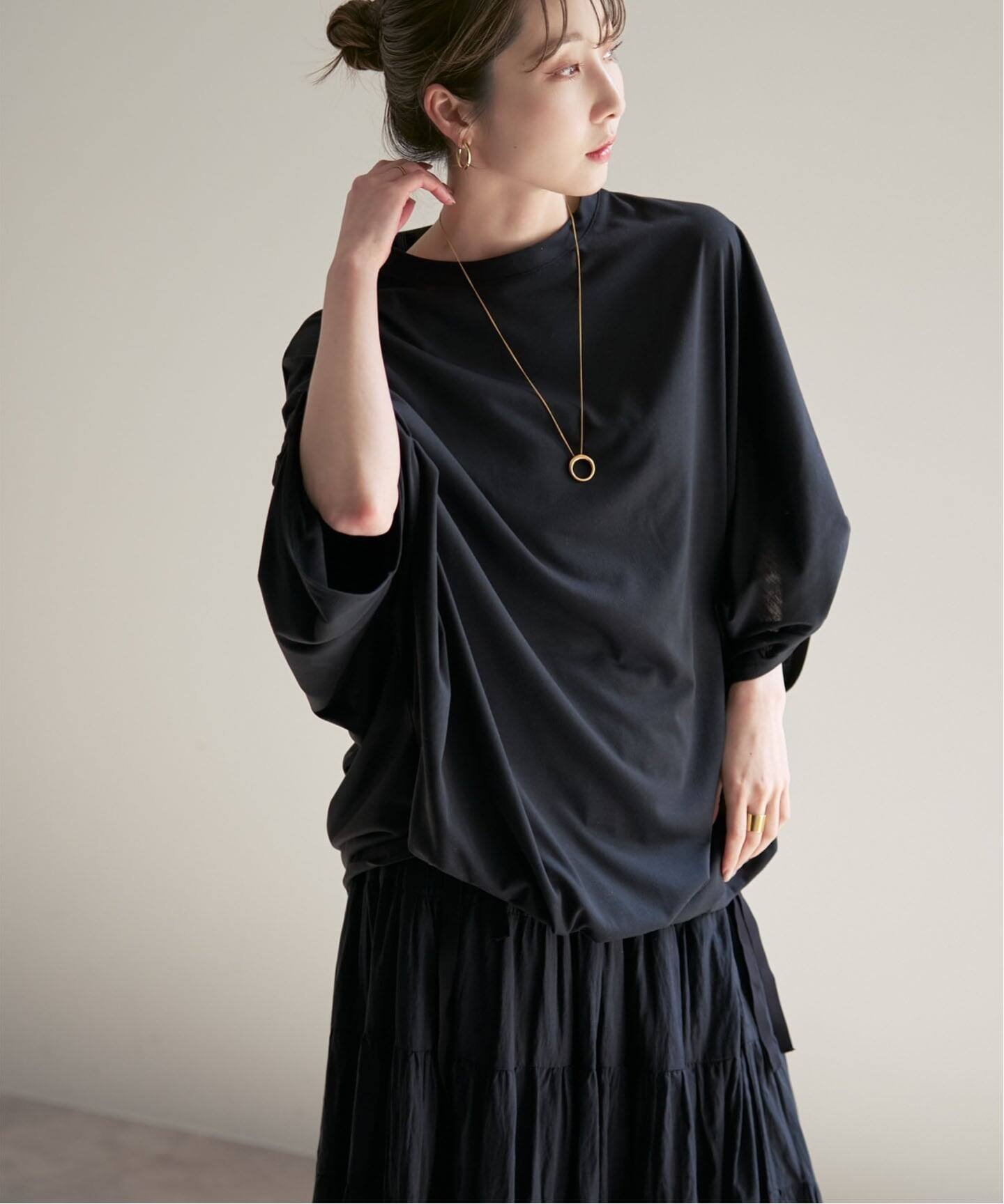 【ノーブル / スピック&スパン/NOBLE / Spick & Span】のCOG THE BIGSMOKE/コグザビッグスモーク NARIAH TUCKED SLEEVE TOP インテリア・キッズ・メンズ・レディースファッション・服の通販 founy(ファニー) ファッション Fashion レディースファッション Fashion for Women トップス・カットソー Cut & Sew Tops カットソー Cut and Sewn Top コレクション Collection, Seasonal Line トレンド Trend, Trending Now ドレープ Drape, Draping Fabric 人気 Popular, Best Seller バルーン Balloon, Balloon Silhouette フォルム Silhouette, Form ブラウジング Blouson Silhouette, Cinched Waist リアル Real, Realistic リボン Ribbon, Bow レース Lace, Lace Fabric ロンドン London Style, British Inspired おすすめ Recommended / Our Picks 日本製 Made In Japan 旅行 Travel ブラック|ID: prp329100004888102 ipo3291000000036503159