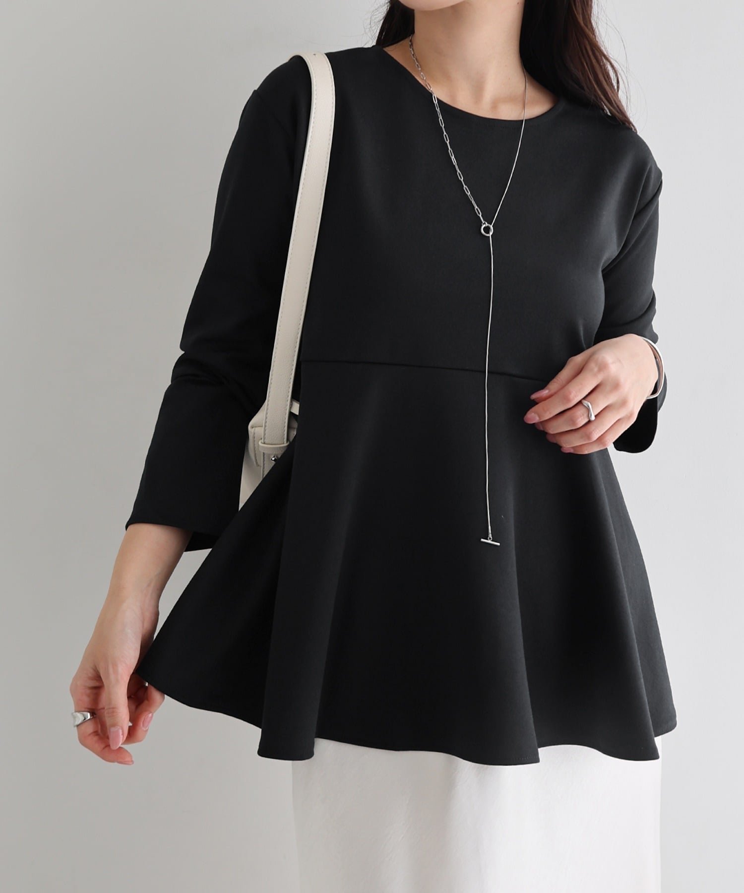 【アンドミー/andme】のきれいめ ポンチ 長袖 ペプラム フレア トップス 人気、トレンドファッション・服の通販 founy(ファニー) 　ファッション　Fashion　レディースファッション　Fashion for Women　トップス・カットソー　Cut & Sew Tops　カットソー　Cut and Sewn Top　切替　Switching, Contrast Panel　ショルダー　Shoulder, Shoulder Strap　ドロップ　Drop Shoulder, Dropped Style　定番　Standard, Basic Item　人気　Popular, Best Seller　長袖　Long Sleeve, Full Sleeve　バランス　Balance, Style Balance　フレア　Flare, Flared　ベーシック　Basic, Essential　ペプラム　Peplum, Flared Hem　楽ちん　Easy Fit, Comfortable　おすすめ　Recommended / Our Picks　エレガント 上品　Elegant　 other-1|ID: prp329100004888163 ipo3291000000036503838