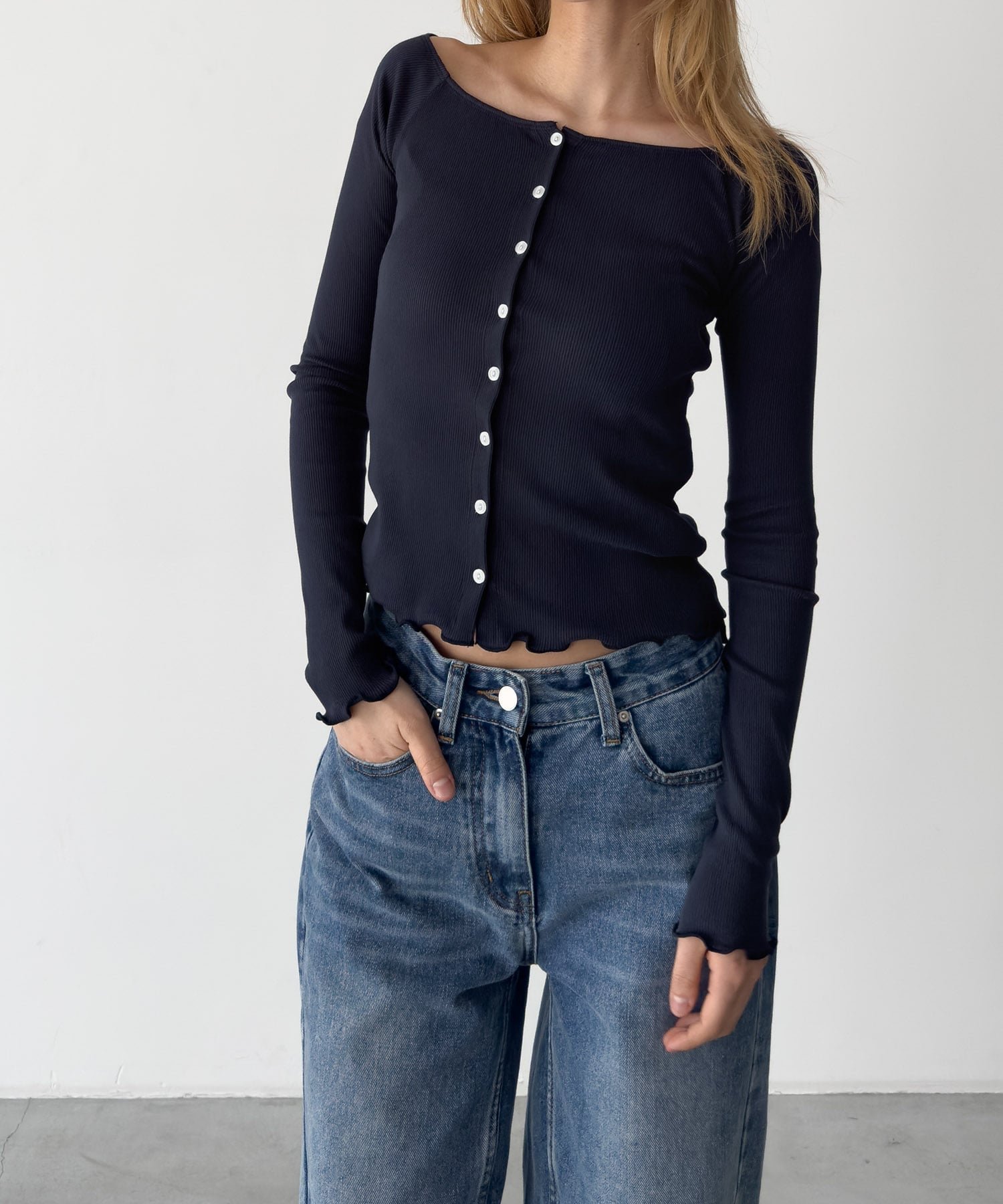 【キャナルジーン/CANAL JEAN】のEl mar リブオフショルロングTシャツ インテリア・キッズ・メンズ・レディースファッション・服の通販 founy(ファニー) 　ファッション　Fashion　レディースファッション　Fashion for Women　トップス・カットソー　Cut & Sew Tops　シャツ・ブラウス・オフィスカジュアル　Elegant Blouses & Button-Ups　ロングTシャツ・Tシャツ　Longline T-Shirts & Tees　スラックス　Slacks, Dress Pants　デコルテ　Décolleté, Neckline　デニム　Denim, Jeans Material　ロング　Long, Long-Length　ネイビー|ID: prp329100004888169 ipo3291000000036503892