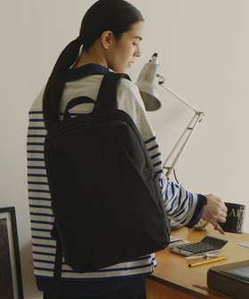 【アフタヌーンティー リビング/Afternoon Tea LIVING】の無重力リュックplus Mサイズ 人気、トレンドファッション・服の通販 founy(ファニー) ファッション Fashion レディースファッション Fashion for Women クッション Cushion, Throw Pillow 傘 Umbrella, Parasol ショルダー Shoulder, Shoulder Strap スタンダード Standard, Basic ダブル Double, Double-Breasted 定番 Standard, Basic Item ポケット Pocket, Pocket Detail メッシュ Mesh, Net Fabric リュック Backpack, Rucksack ビジネス 仕事 通勤 Business / Work / Commuting |ID:prp329100004888258