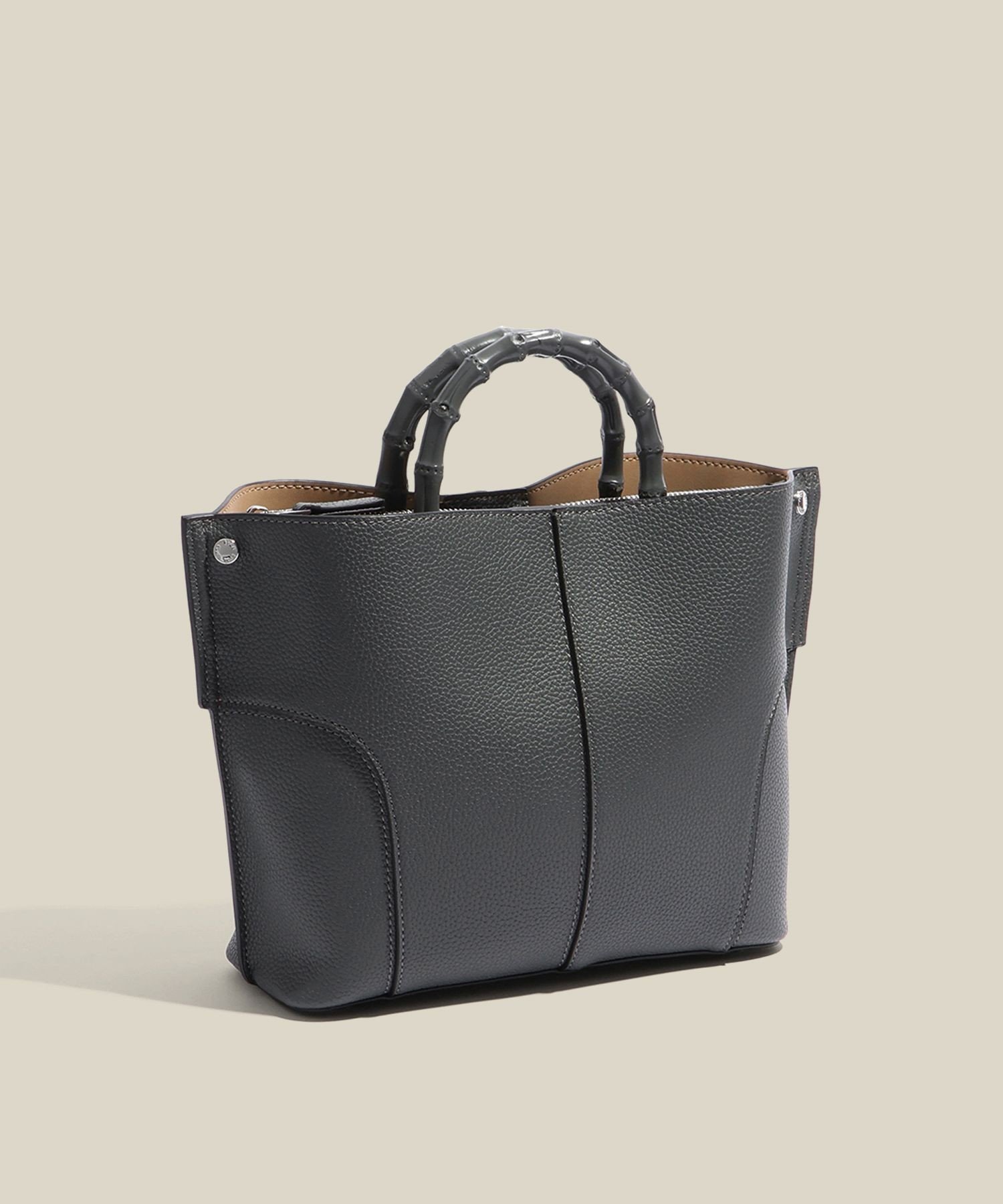 【ロペ/ROPE'】の【E POR】BAMBOO BAG Medium/軽量・通勤・26SS新色 インテリア・キッズ・メンズ・レディースファッション・服の通販 founy(ファニー) 　ファッション　Fashion　レディースファッション　Fashion for Women　エレガント 上品　Elegant　コンパクト　Compact, Small Size　軽量　Lightweight, Ultra Light　ショルダー　Shoulder, Shoulder Strap　シンプル　Simple, Minimal　ハーフ　Half, Half-Length　フォルム　Silhouette, Form　ボンディング　Bonding, Bonded Fabric　ポケット　Pocket, Pocket Detail　マグネット　Magnet, Magnetic Closure　ラップ　Wrap, Wrap Design　S/S・春夏　SS, Spring/Summer, Warm Season　おすすめ　Recommended / Our Picks　夏　Summer　ビジネス 仕事 通勤　Business / Work / Commuting　2026年　2026　グレー(07)|ID: prp329100004888286 ipo3291000000036504773