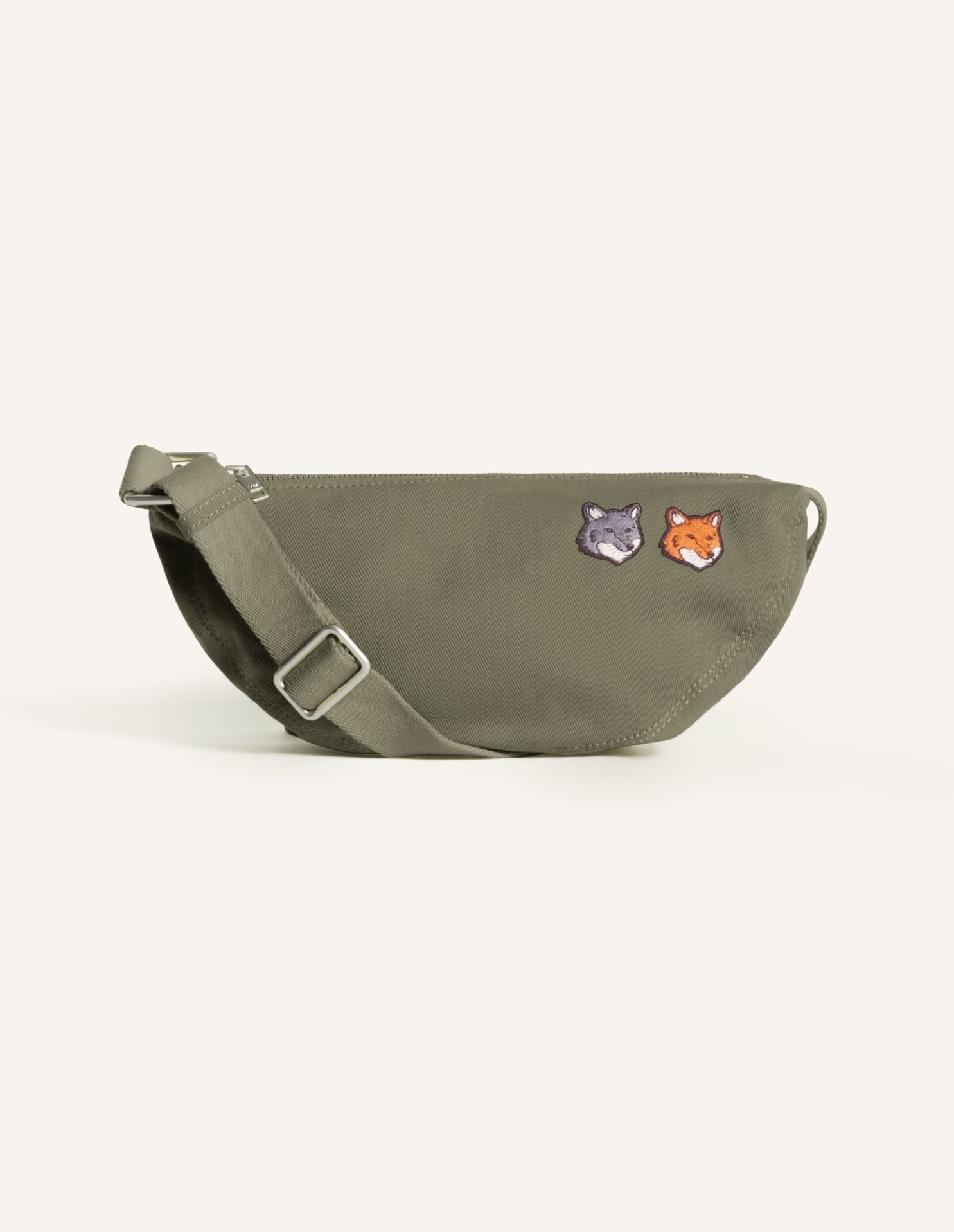 【メゾン キツネ/MAISON KITSUNE】のDOUBLE FOX HEAD FADED BUMBAG 人気、トレンドファッション・服の通販 founy(ファニー) 　ファッション　Fashion　レディースファッション　Fashion for Women　バッグ　Bags　キャンバス　Canvas, Canvas Fabric　コレクション　Collection, Seasonal Line　ジップ　Zip, Zipper　ダブル　Double, Double-Breasted　パッチ　Patch, Appliqué　フォックス　Fox, Fox Fur　フロント　Front, Front Design　ラップ　Wrap, Wrap Design　夏　Summer　旅行　Travel　春　Spring　S/S・春夏　SS, Spring/Summer, Warm Season　 other-1|ID: prp329100004888293 ipo3291000000036504842