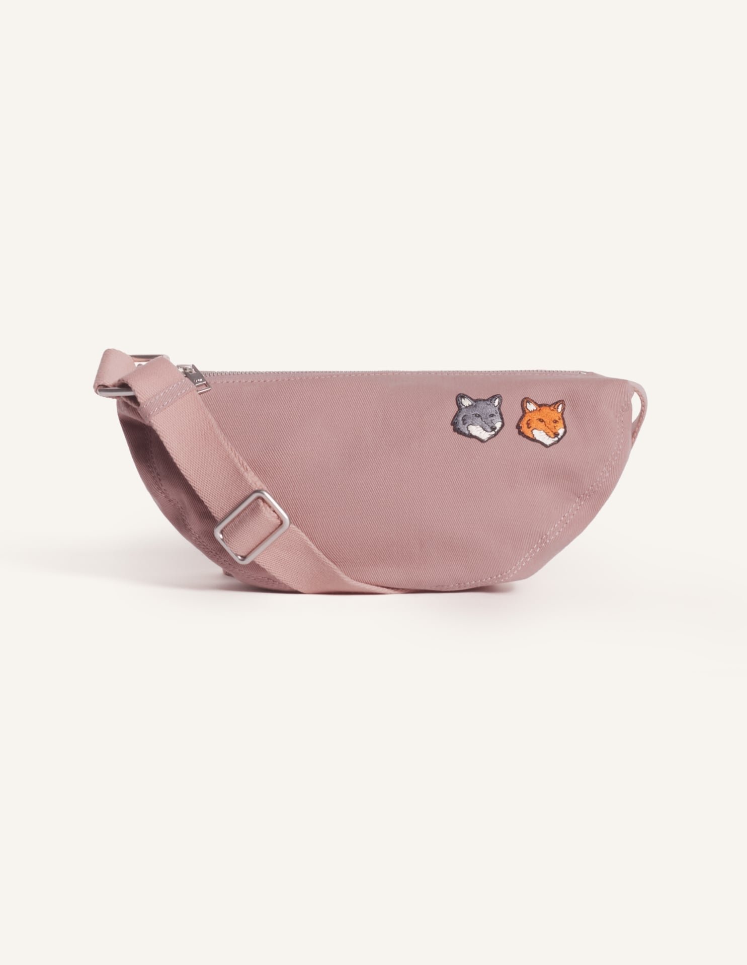 【メゾン キツネ/MAISON KITSUNE】のDOUBLE FOX HEAD FADED BUMBAG インテリア・キッズ・メンズ・レディースファッション・服の通販 founy(ファニー) 　ファッション　Fashion　レディースファッション　Fashion for Women　バッグ　Bags　キャンバス　Canvas, Canvas Fabric　コレクション　Collection, Seasonal Line　ジップ　Zip, Zipper　ダブル　Double, Double-Breasted　パッチ　Patch, Appliqué　フォックス　Fox, Fox Fur　フロント　Front, Front Design　ラップ　Wrap, Wrap Design　夏　Summer　旅行　Travel　春　Spring　S/S・春夏　SS, Spring/Summer, Warm Season　FADED PINK CLAY|ID: prp329100004888293 ipo3291000000036504847