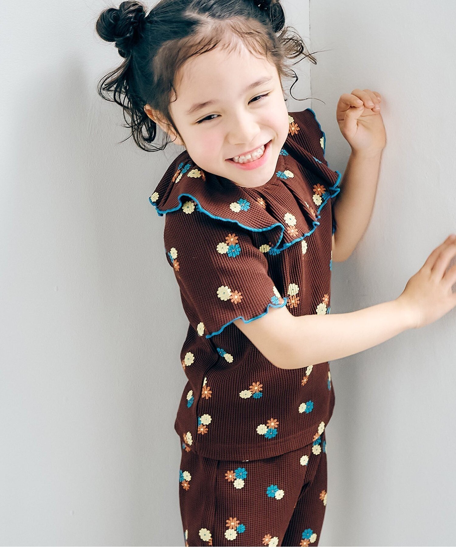 【エフオー オンラインストア/F.O.Online Store / KIDS】のWEB限定 ワッフルフリル衿Tシャツ インテリア・キッズ・メンズ・レディースファッション・服の通販 founy(ファニー) 　ファッション　Fashion　キッズファッション　Fashion for Kids　フリル　Frill, Ruffle　ワッフル　Waffle, Waffle Knit　半袖　Short Sleeve, Half Sleeve　ブラウン|ID: prp329100004889053 ipo3291000000036520889