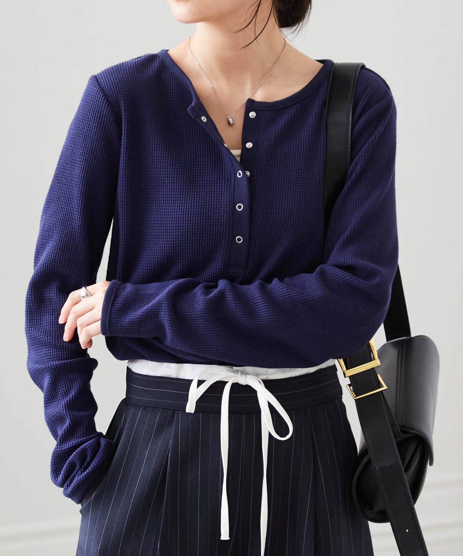 【ラナン/Ranan】のRanan/ヘンリーネックワッフルロンT インテリア・キッズ・メンズ・レディースファッション・服の通販 founy(ファニー) 　ファッション　Fashion　レディースファッション　Fashion for Women　トップス・カットソー　Cut & Sew Tops　ロングTシャツ・Tシャツ　Longline T-Shirts & Tees　カットソー　Cut and Sewn Top　シンプル　Simple, Minimal　スリーブ　Sleeve, Long Sleeve / Short Sleeve　タイトスカート　Pencil Skirt, Tight Skirt　トレンド　Trend, Trending Now　フィット　Fit, Slim Fit　フェミニン　Feminine, Girly　ベーシック　Basic, Essential　ボーダー　Border, Stripe　ポケット　Pocket, Pocket Detail　ロング　Long, Long-Length　楽ちん　Easy Fit, Comfortable　ワッフル　Waffle, Waffle Knit　NE|ID: prp329100004889080 ipo3291000000036521538