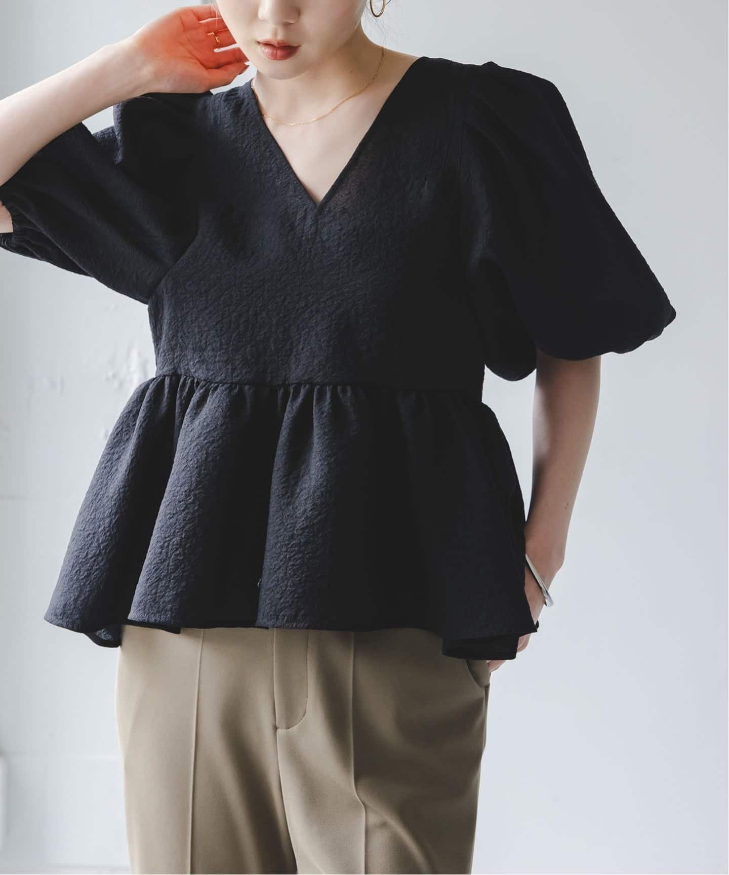 【ノーブル / スピック&スパン/NOBLE / Spick & Span】の《WEB限定追加 》【洗える】シアーノイズジャガードブラウス インテリア・キッズ・メンズ・レディースファッション・服の通販 founy(ファニー) 　ファッション　Fashion　レディースファッション　Fashion for Women　トップス・カットソー　Cut & Sew Tops　シャツ・ブラウス・オフィスカジュアル　Elegant Blouses & Button-Ups　スリーブ　Sleeve, Long Sleeve / Short Sleeve　フレア　Flare, Flared　ペプラム　Peplum, Flared Hem　再入荷　Restock / Back in Stock　夏　Summer　春　Spring　S/S・春夏　SS, Spring/Summer, Warm Season　洗える　Machine Washable　ブラック|ID: prp329100004890100 ipo3291000000036541720