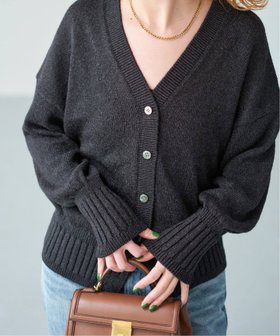 【スピック&スパン/Spick & Span】の《追加》レーヨンペーパーヤーンVネックカーディガン 人気、トレンドファッション・服の通販 founy(ファニー) ファッション Fashion レディースファッション Fashion for Women トップス・カットソー Cut & Sew Tops カーディガン・羽織り Layered Style Cardigans Vネックトップス V-Neck Tops / V-Cut Neckline Shirts カーディガン Cardigan, Knitwear シンプル Simple, Minimal ブライト Bright, Shiny ミドル Middle Length, Mid Height エレガント 上品 Elegant |ID:prp329100004892181